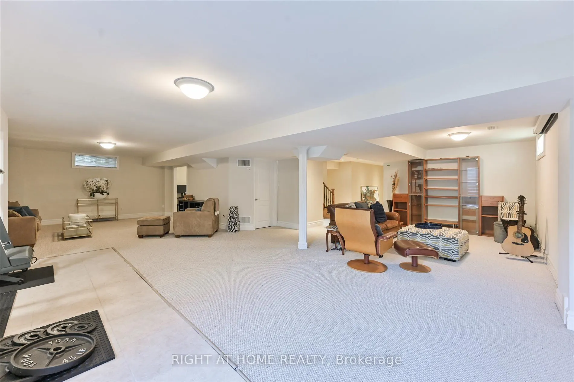 154 Charlton Boulevard