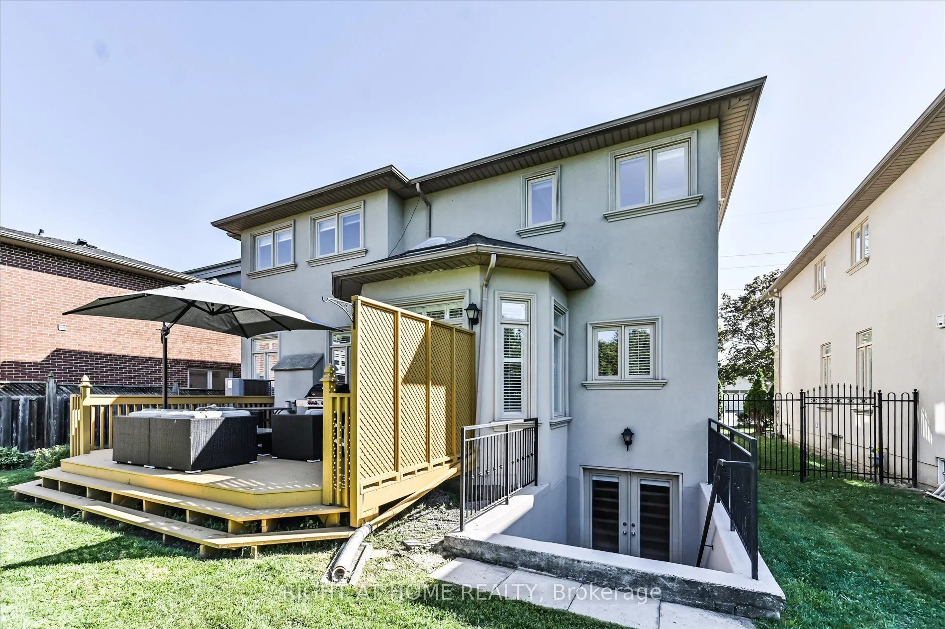 154 Charlton Boulevard