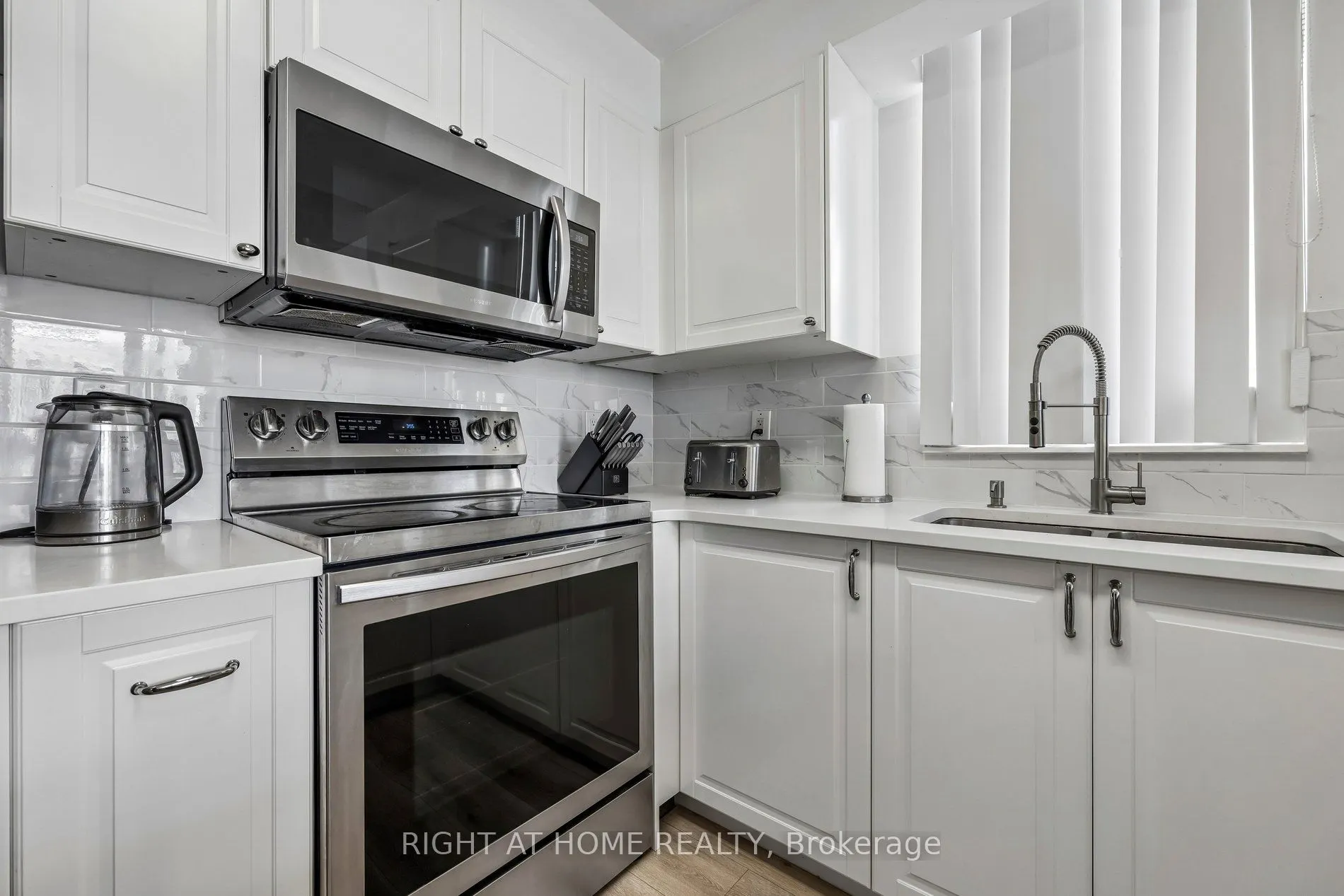 503 Beecroft Road #1116