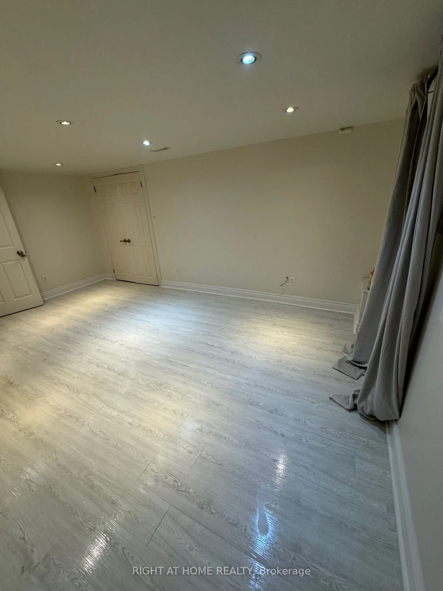 227 Sheppard Avenue W