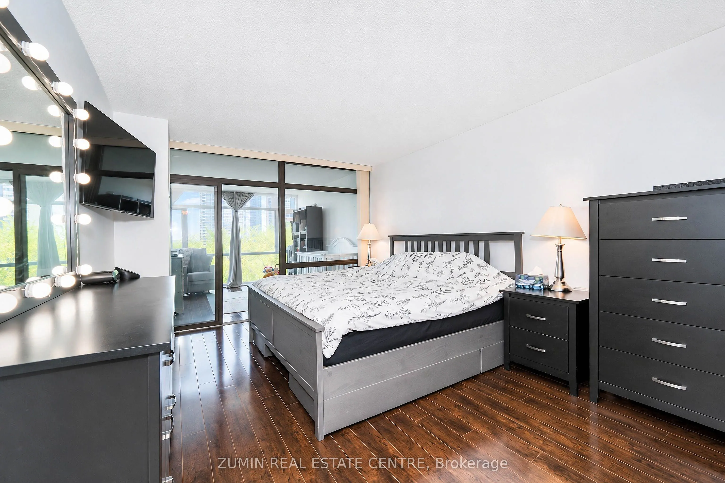 1555 Finch Avenue E #602