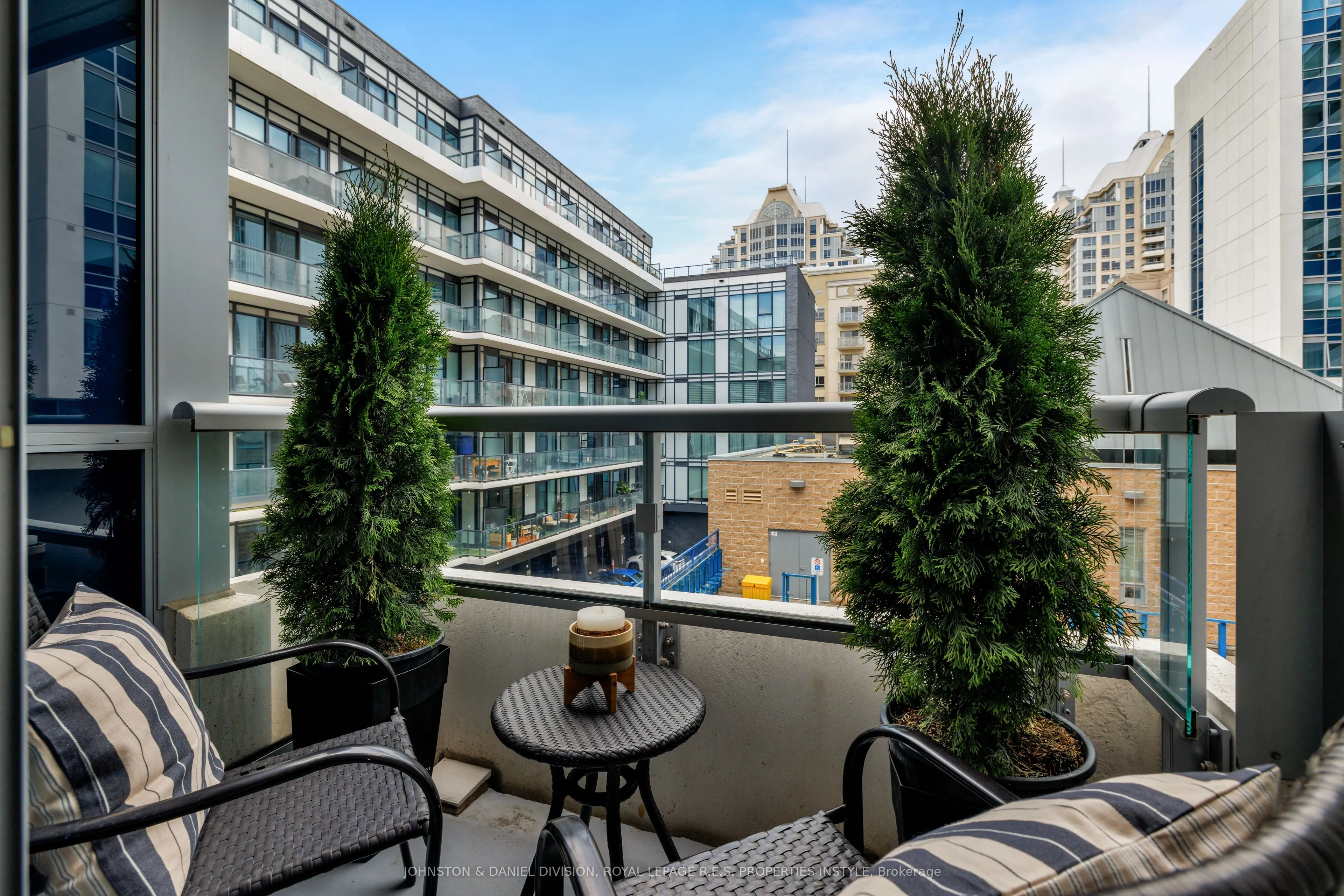 591 Sheppard Avenue E #327