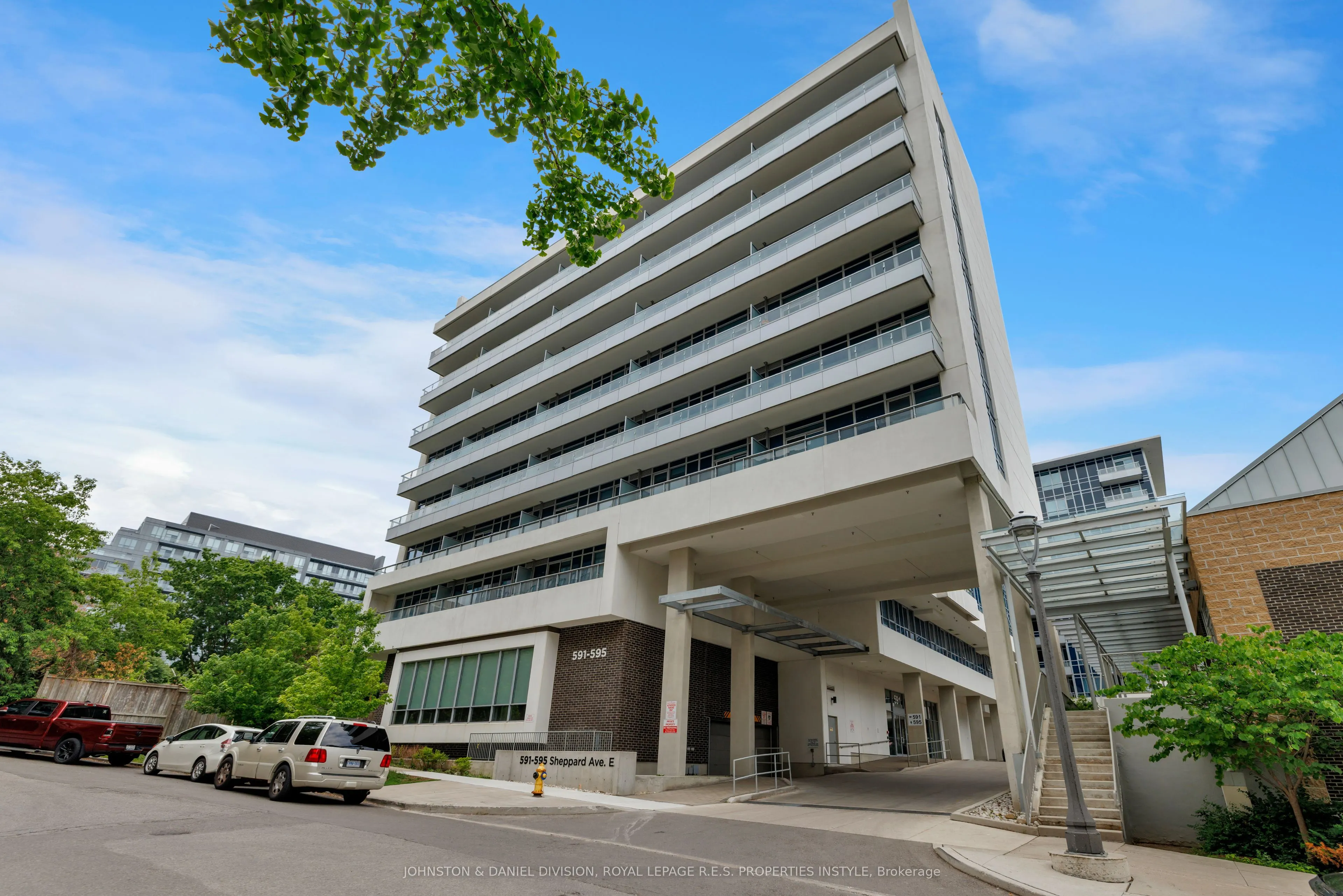 591 Sheppard Avenue E #327