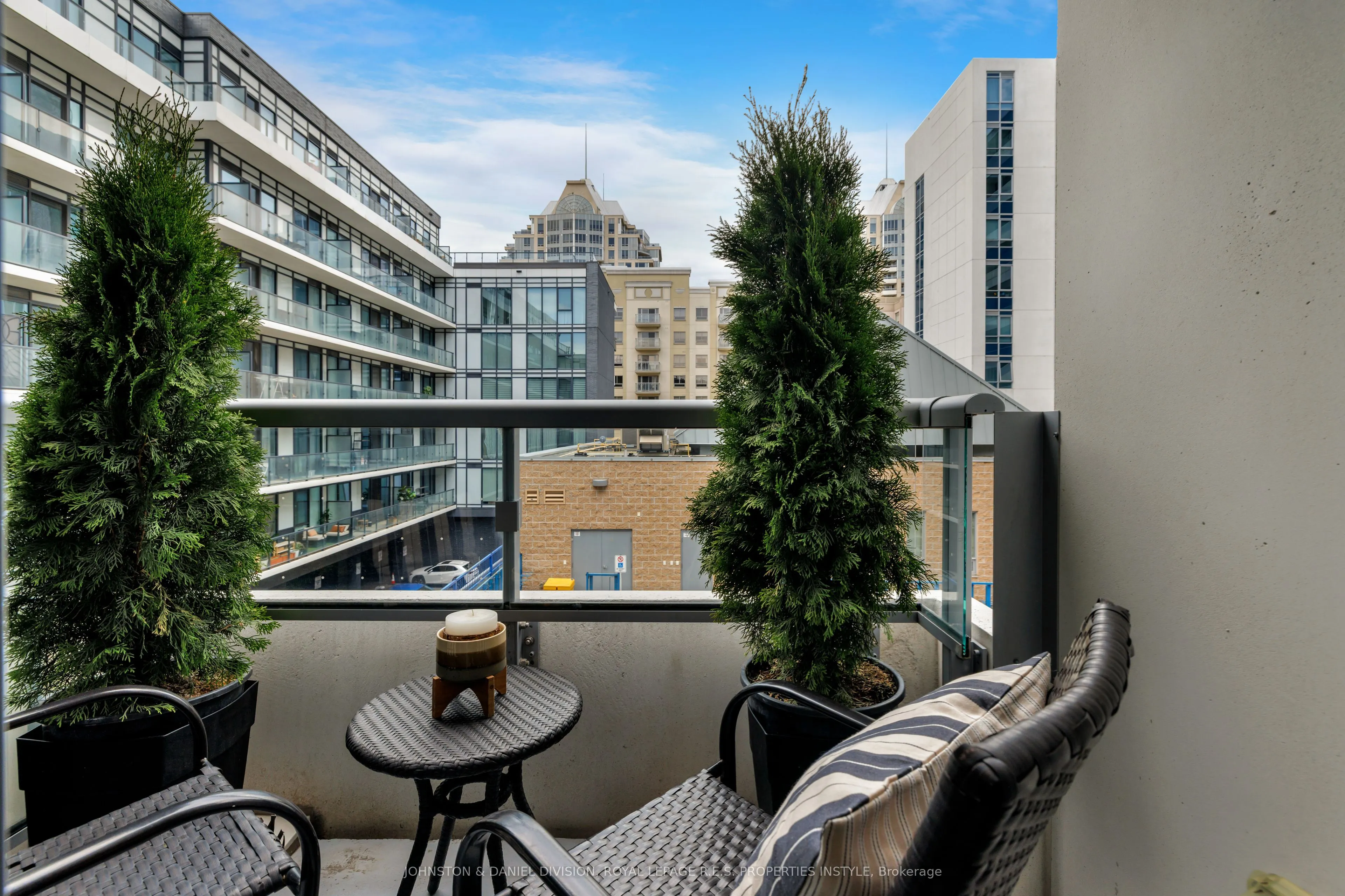 591 Sheppard Avenue E #327