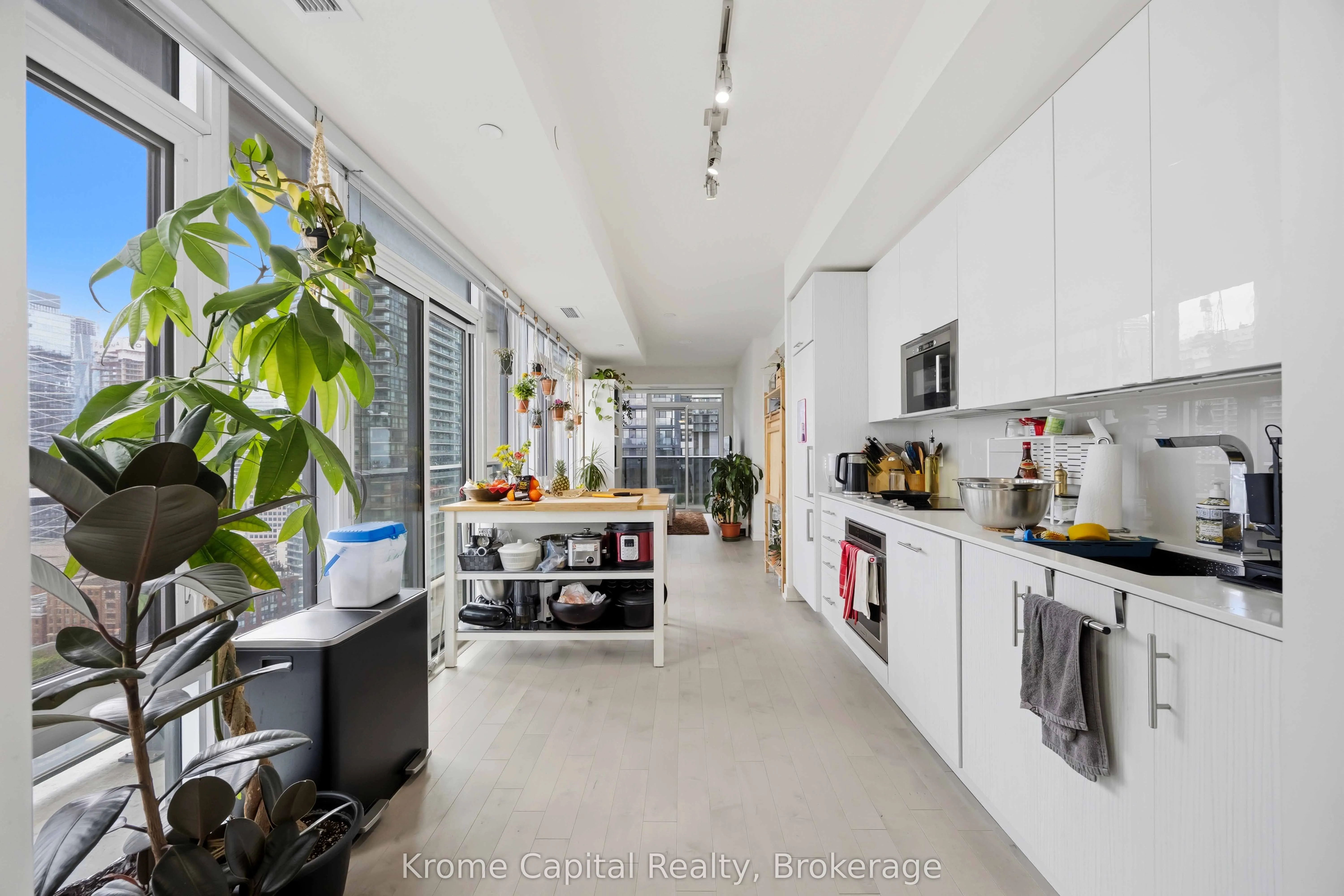 330 Richmond Street W #2615
