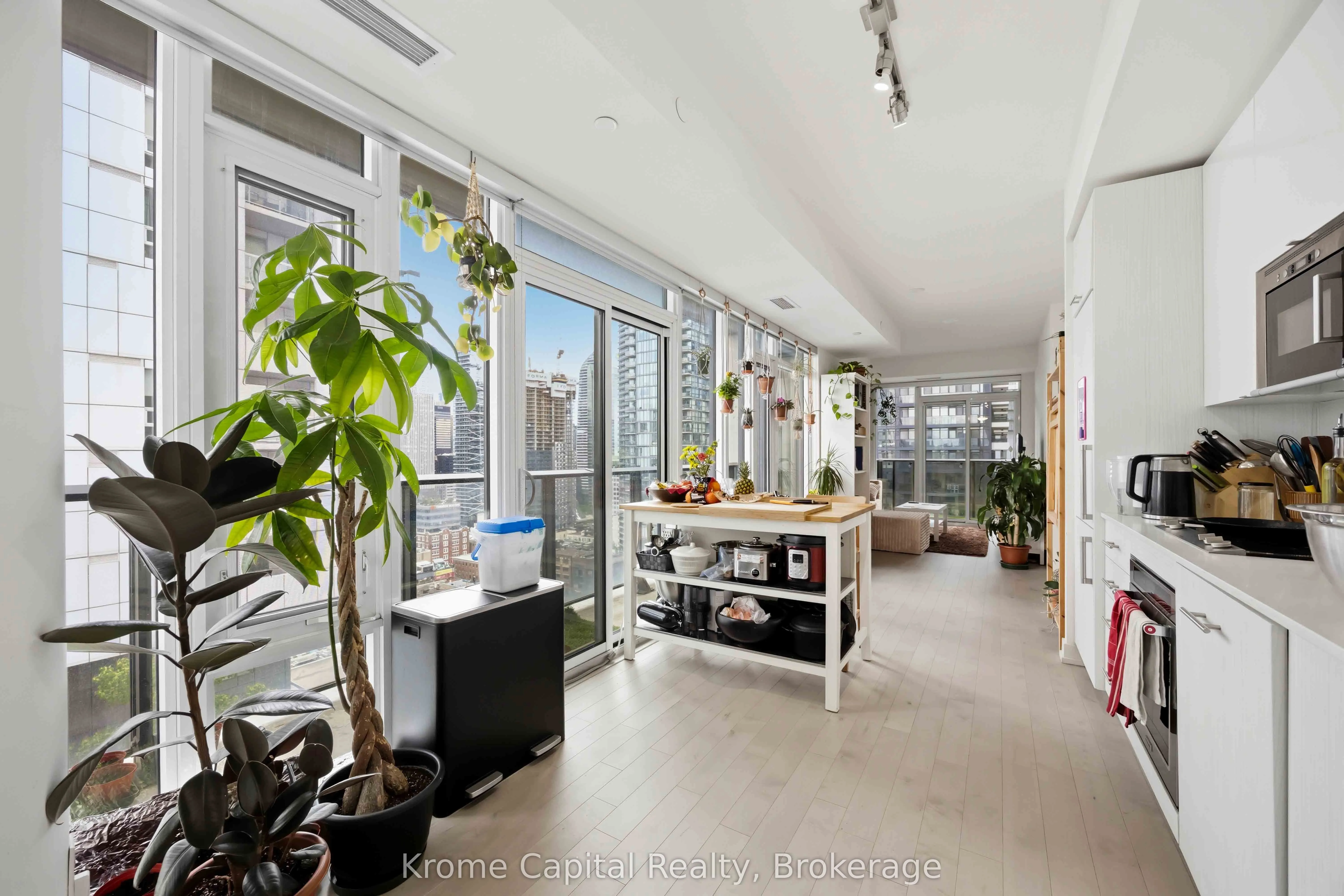 330 Richmond Street W #2615