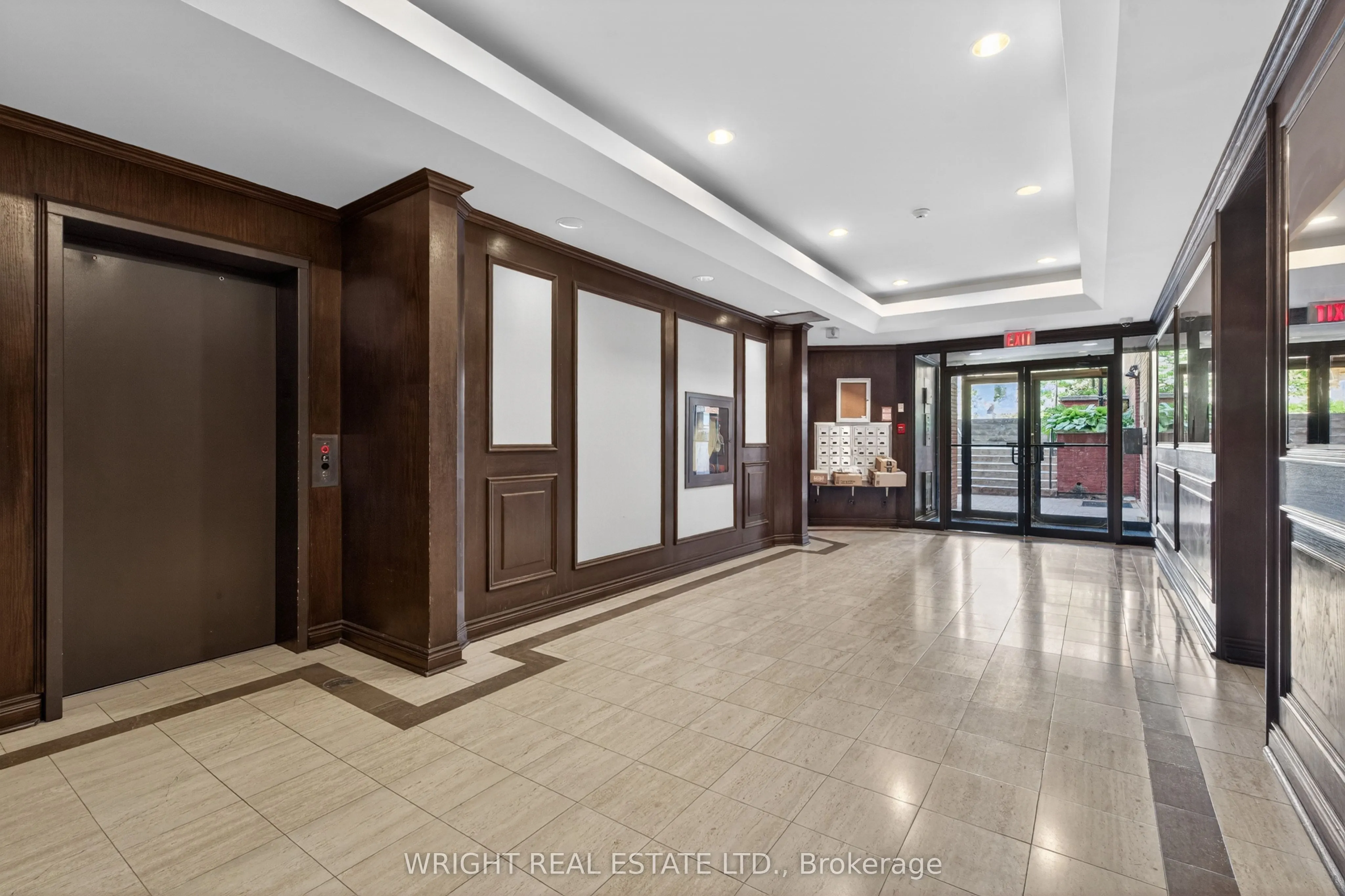 150 Beverley Street #8