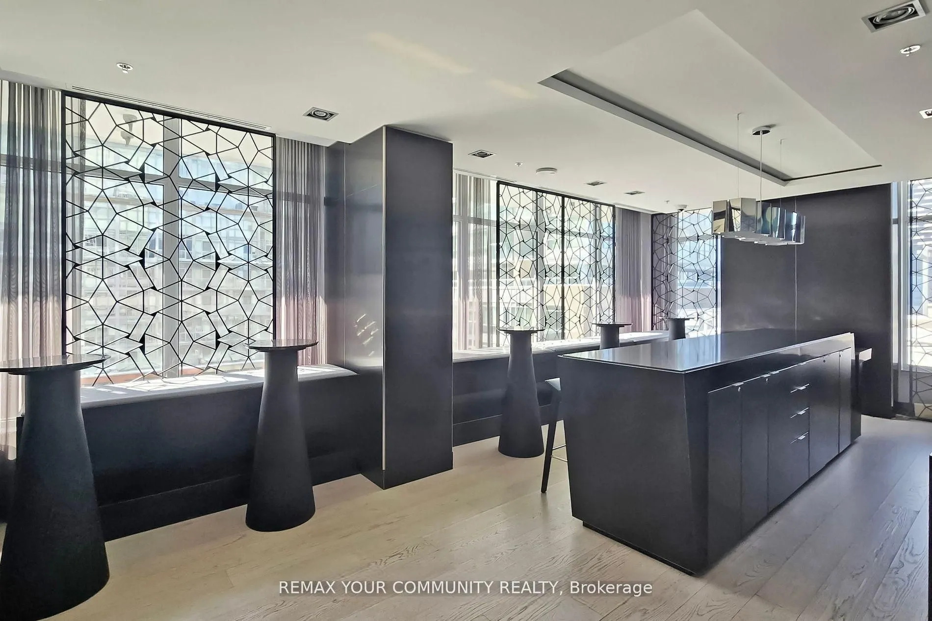 199 RICHMOND Street W #1602