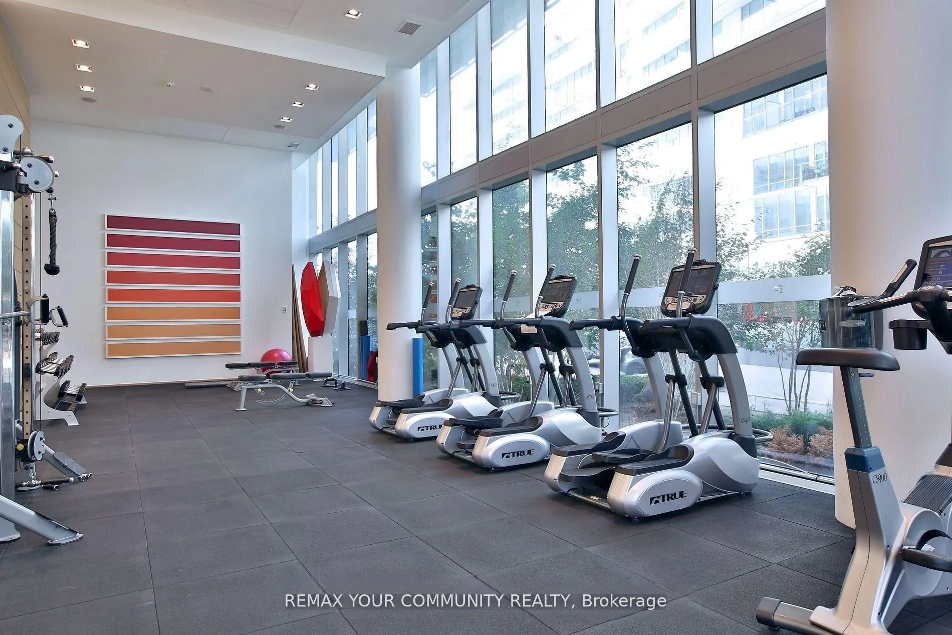 29 Queens Quay E #918