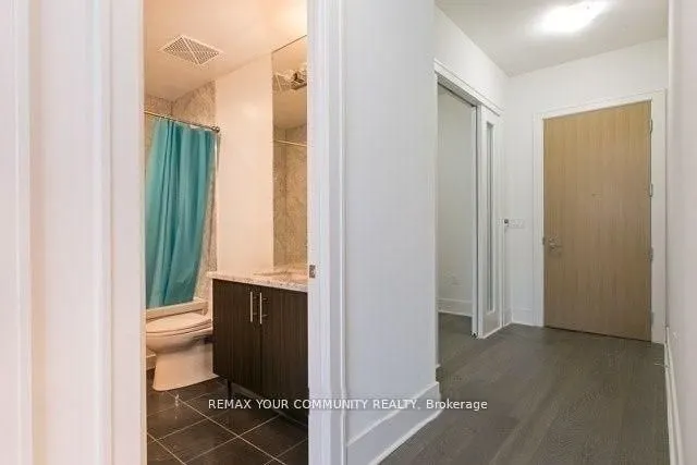 29 Queens Quay E #918