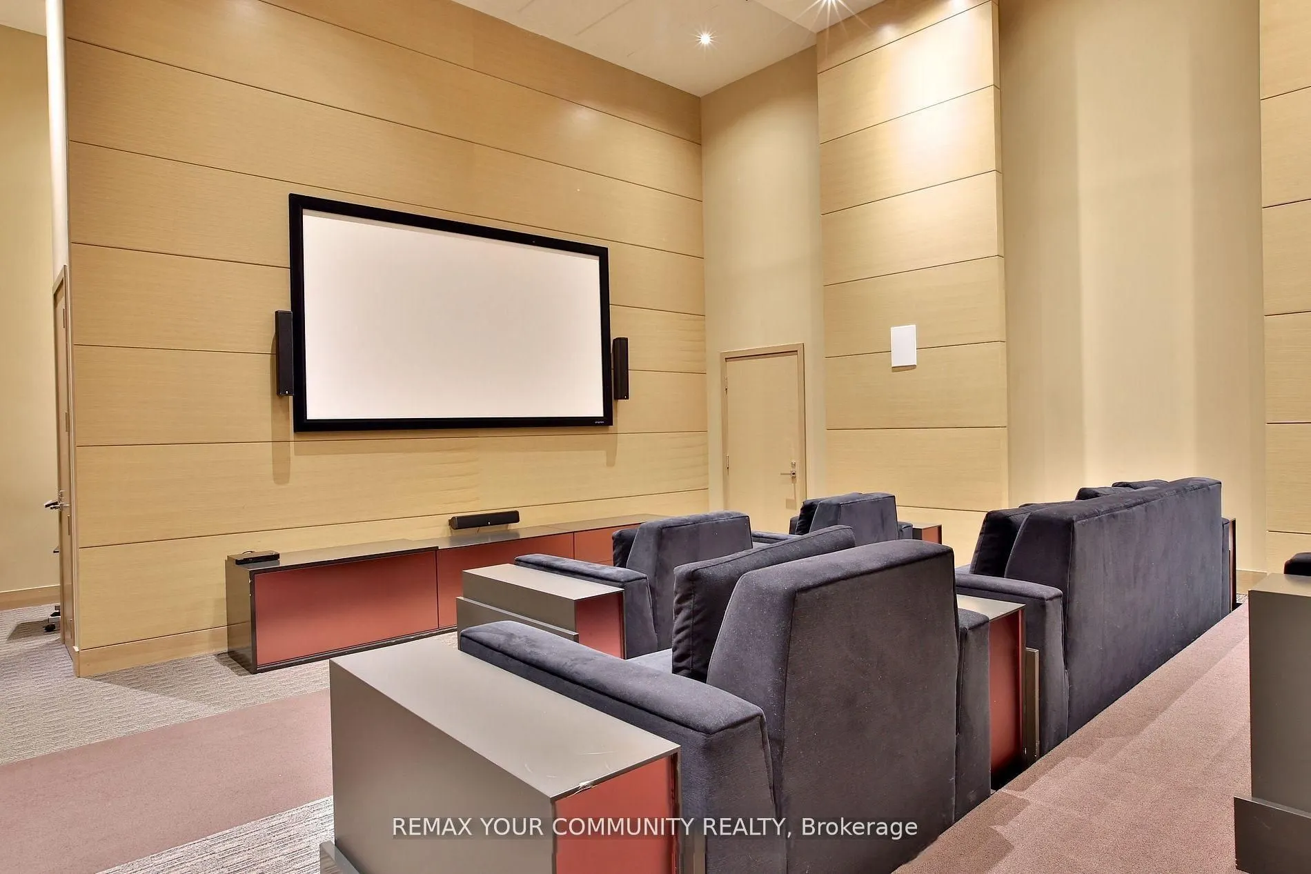 29 Queens Quay E #918