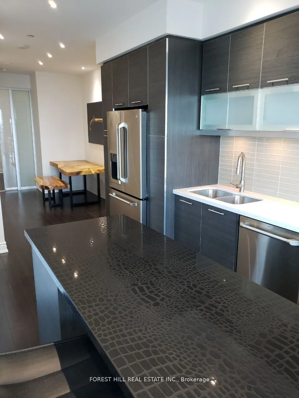 388 Yonge Street #7401