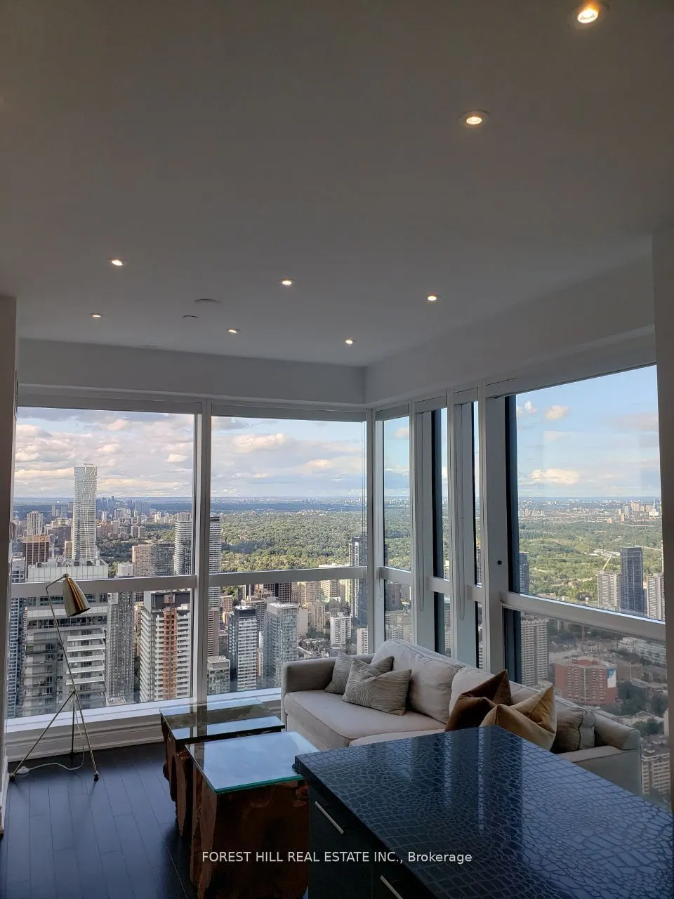 388 Yonge Street #7401