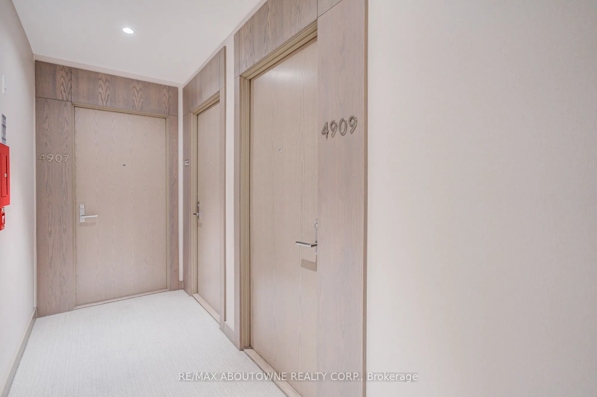 125 Blue Jays Way #4909