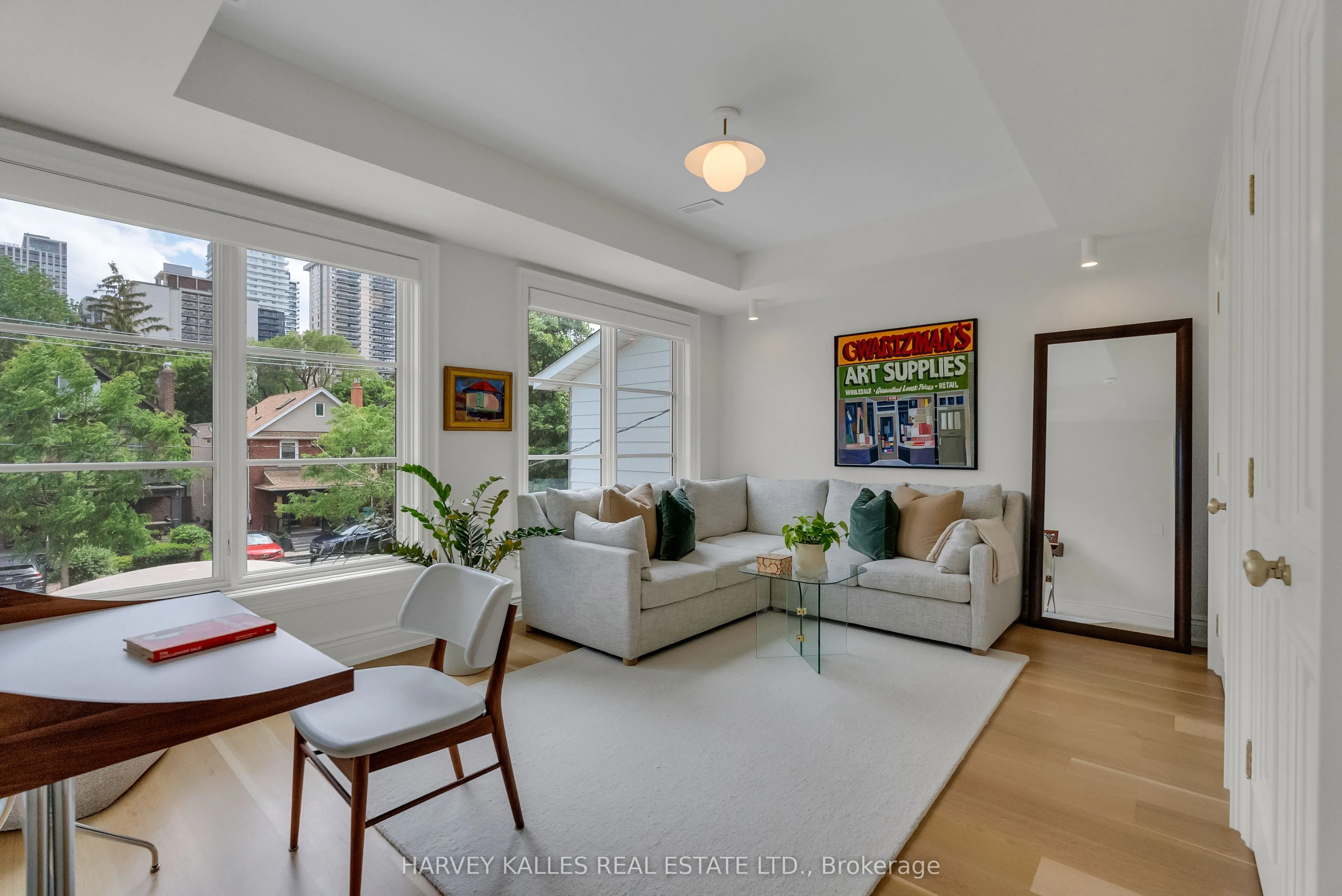 82 Sherwood Avenue