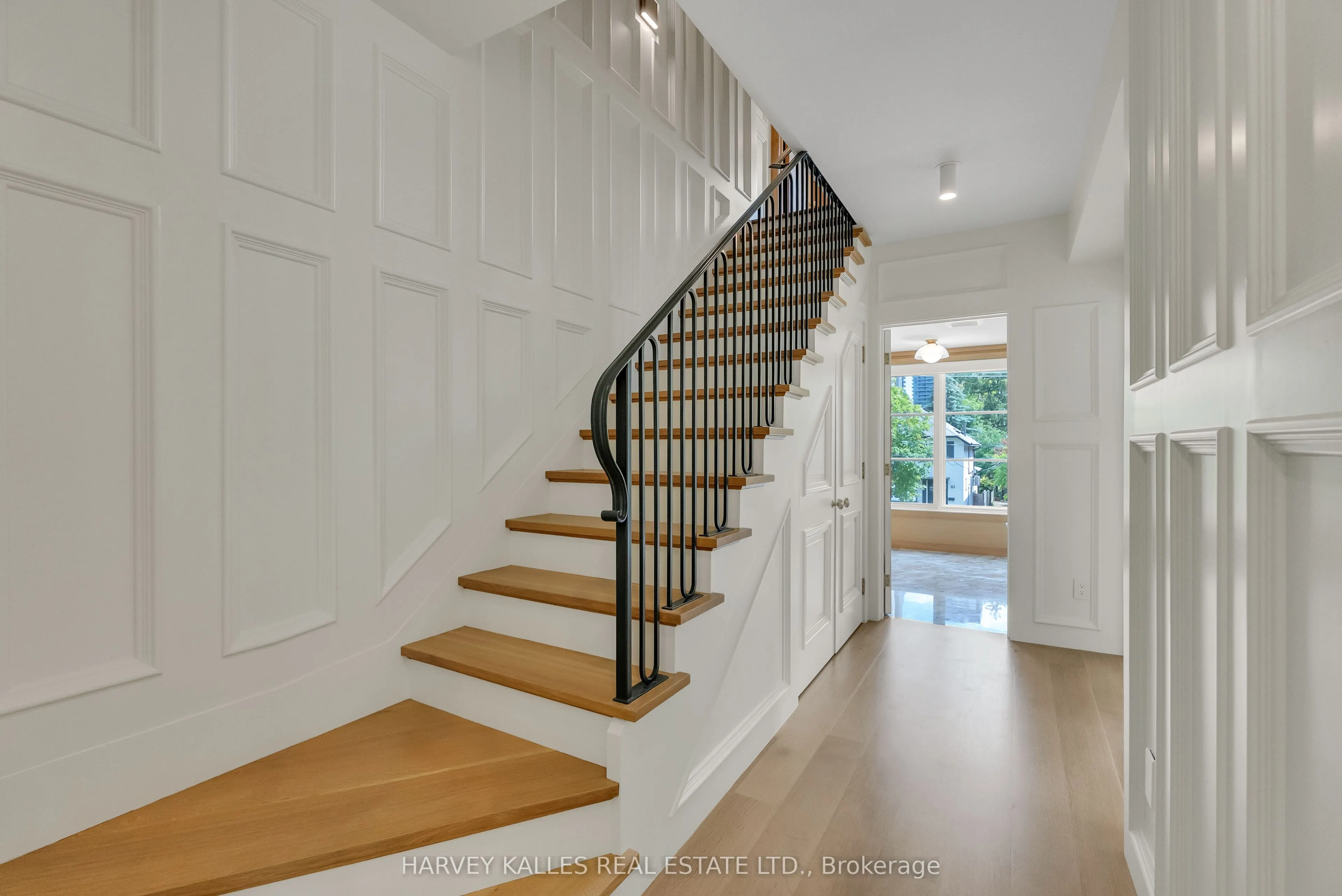 82 Sherwood Avenue