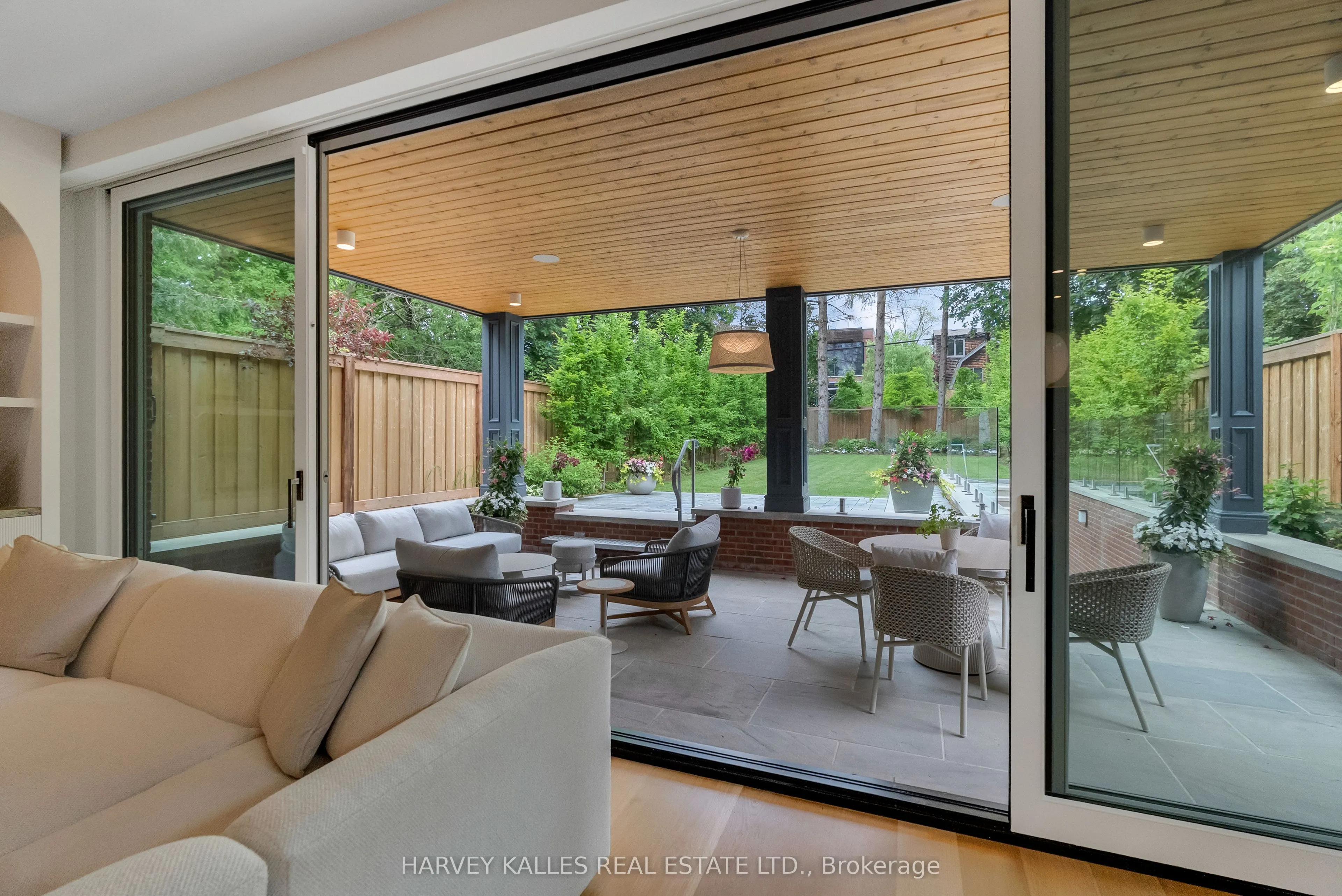82 Sherwood Avenue
