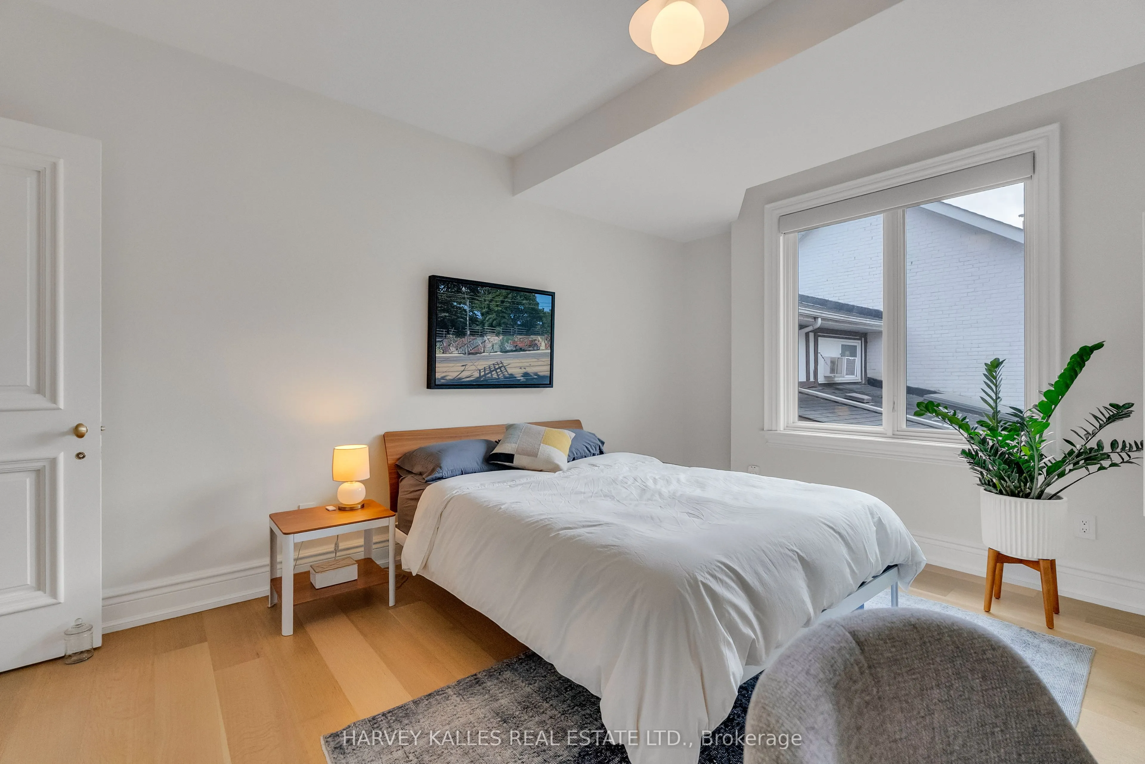 82 Sherwood Avenue
