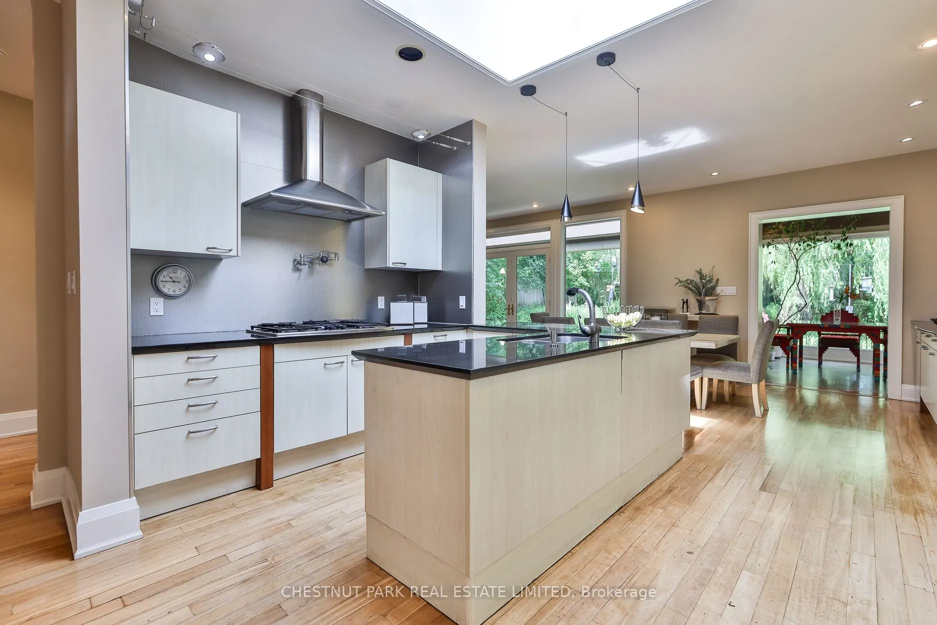 41 Hurlingham Crescent