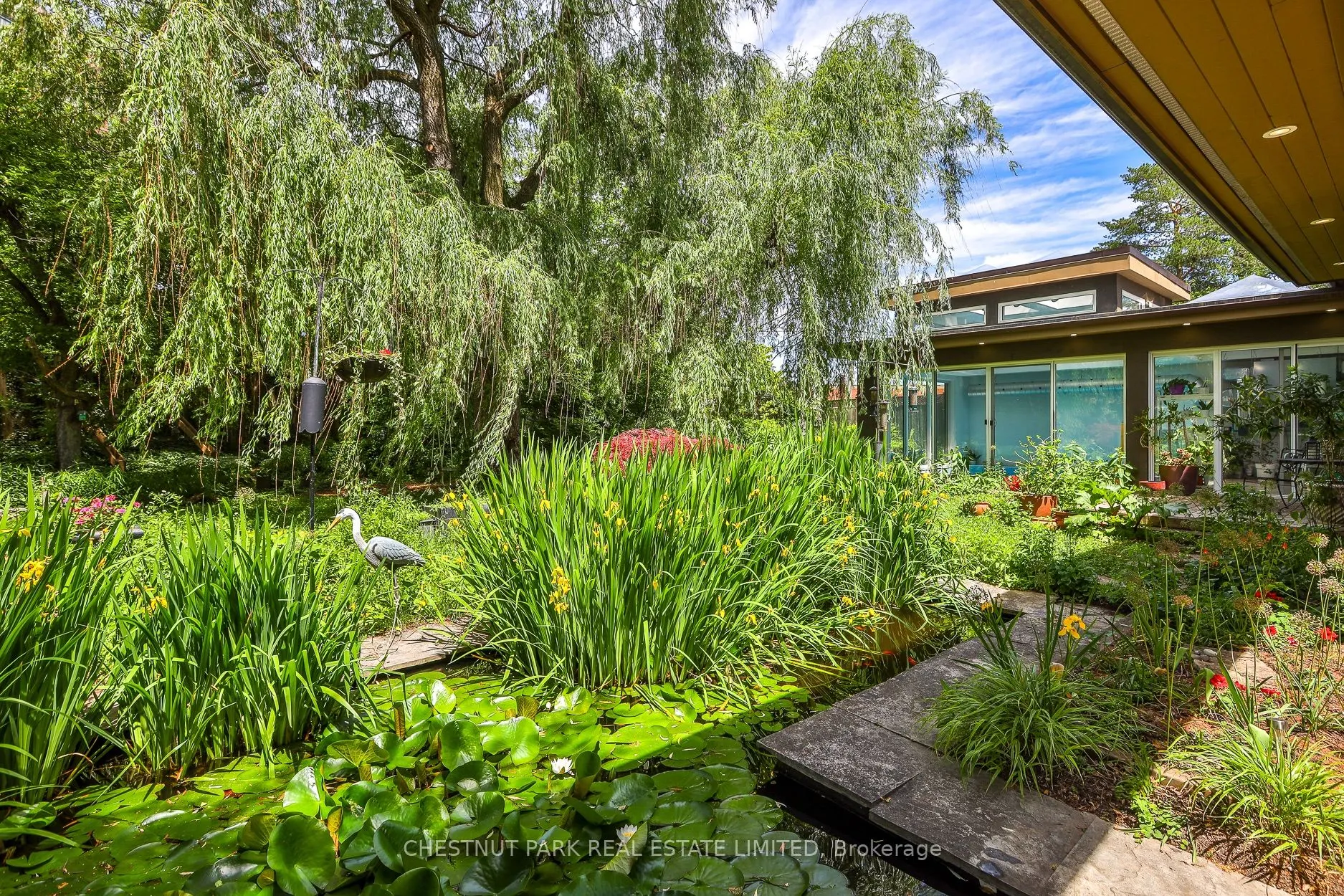 41 Hurlingham Crescent