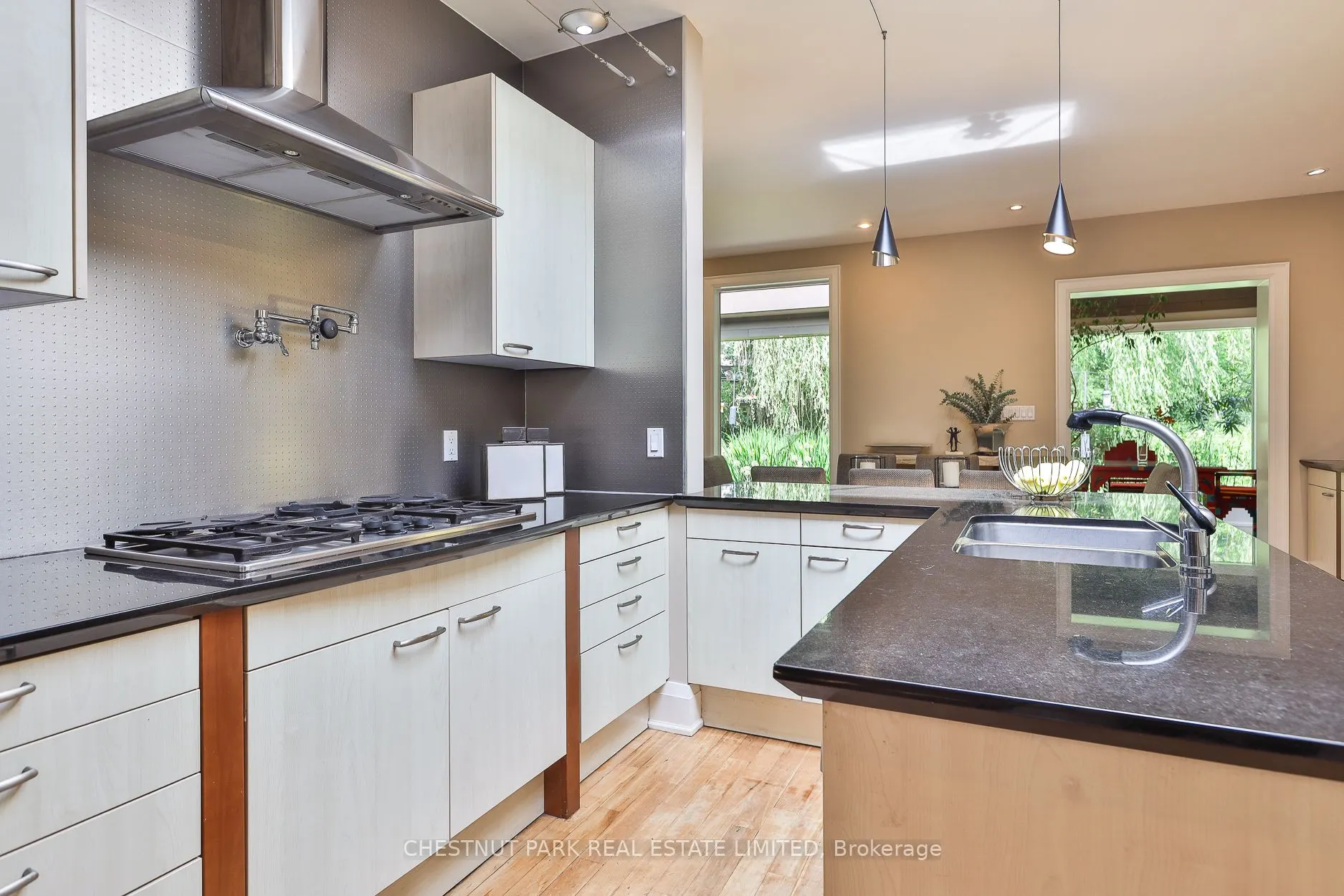 41 Hurlingham Crescent