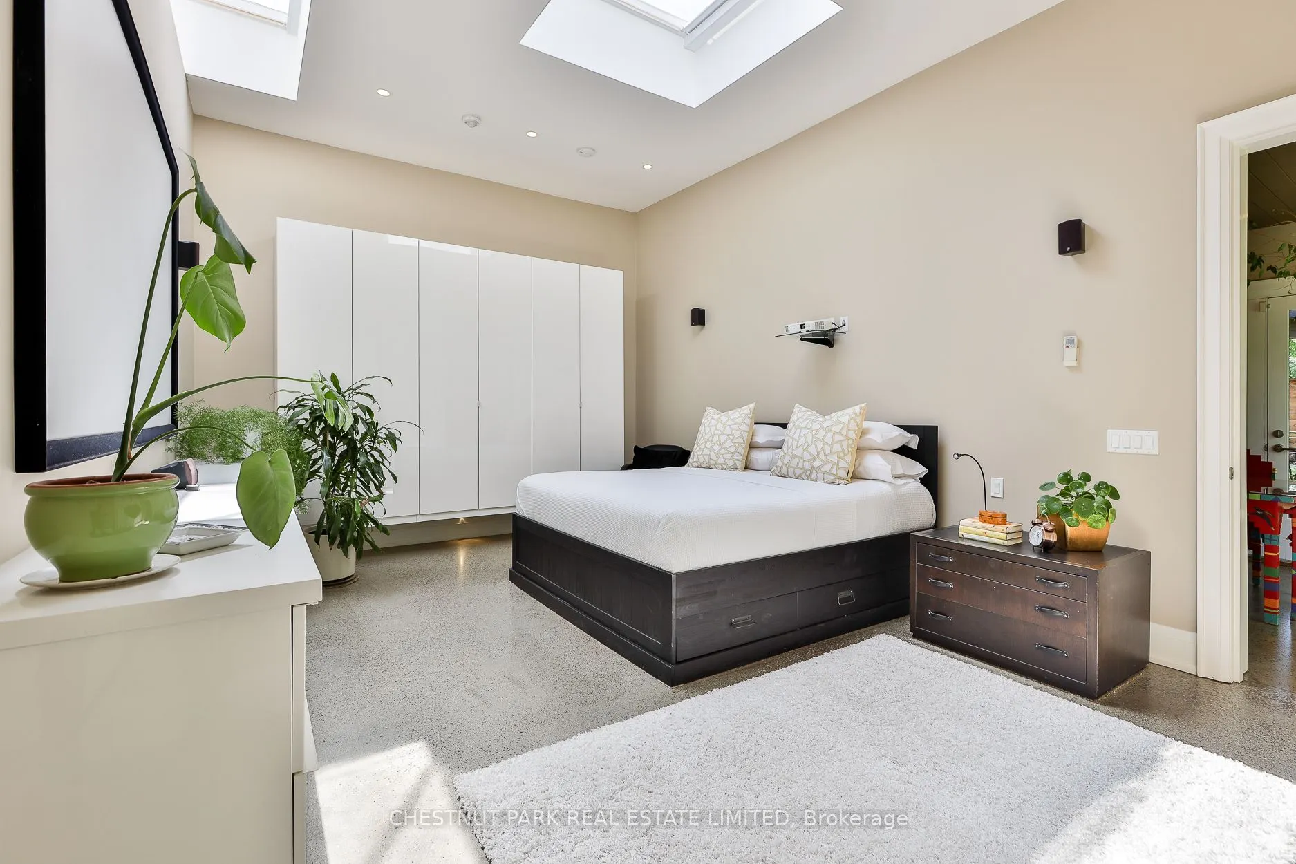 41 Hurlingham Crescent
