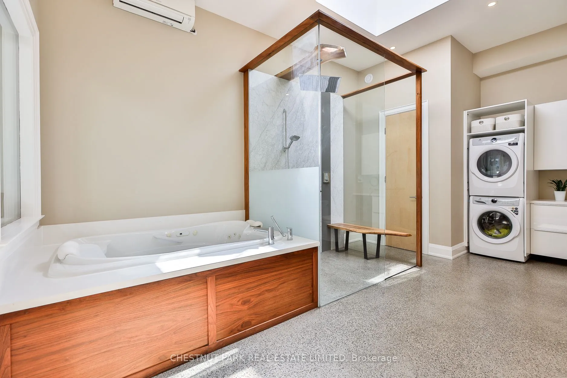 41 Hurlingham Crescent