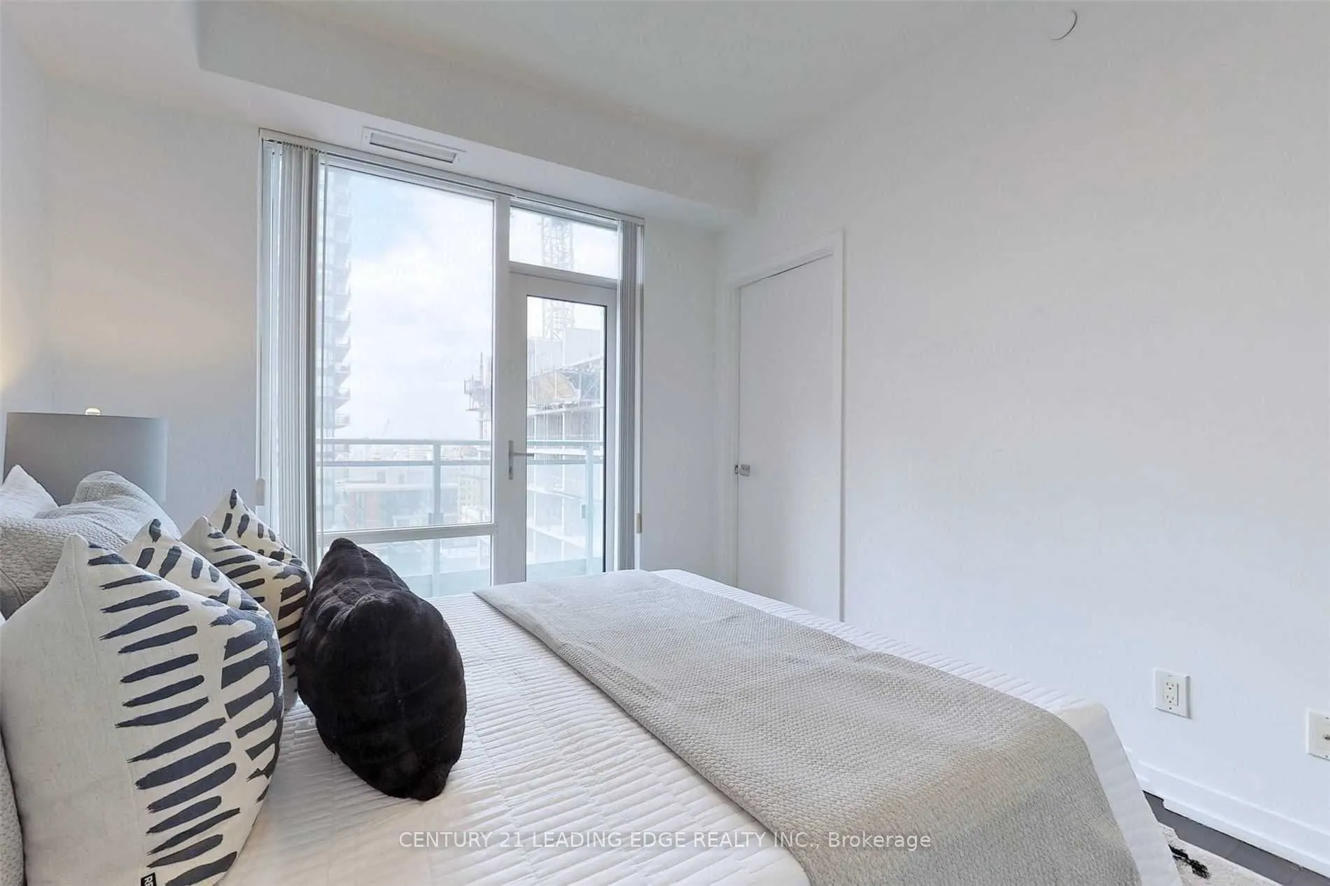 21 Widmer Street #1702