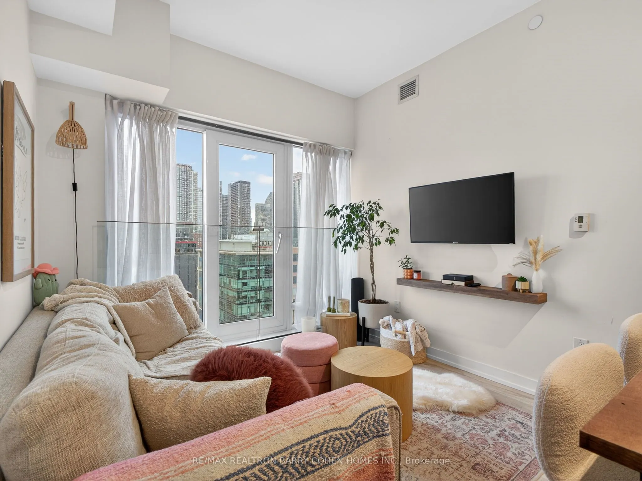 2 Augusta Avenue #PH3