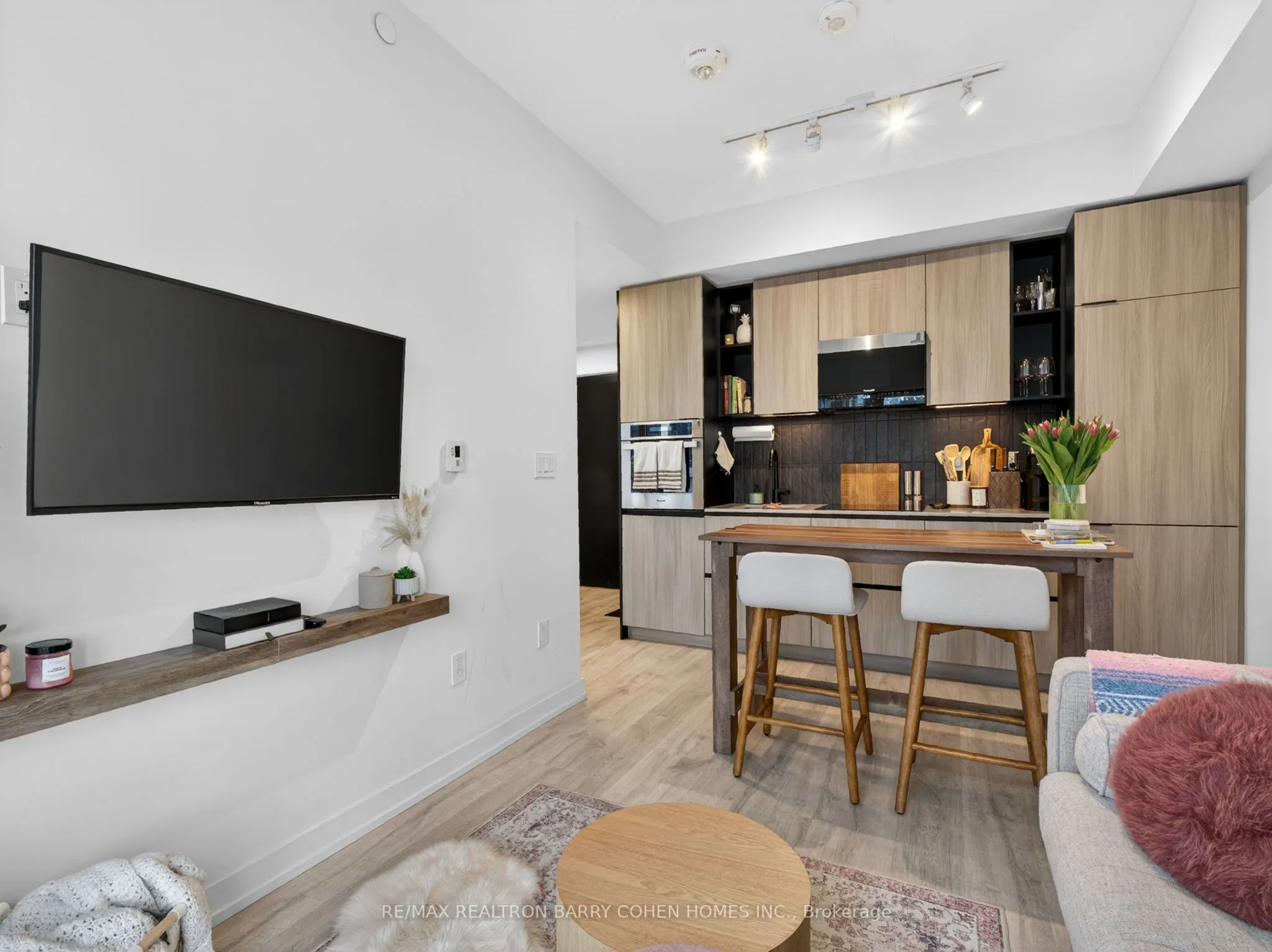2 Augusta Avenue #PH3