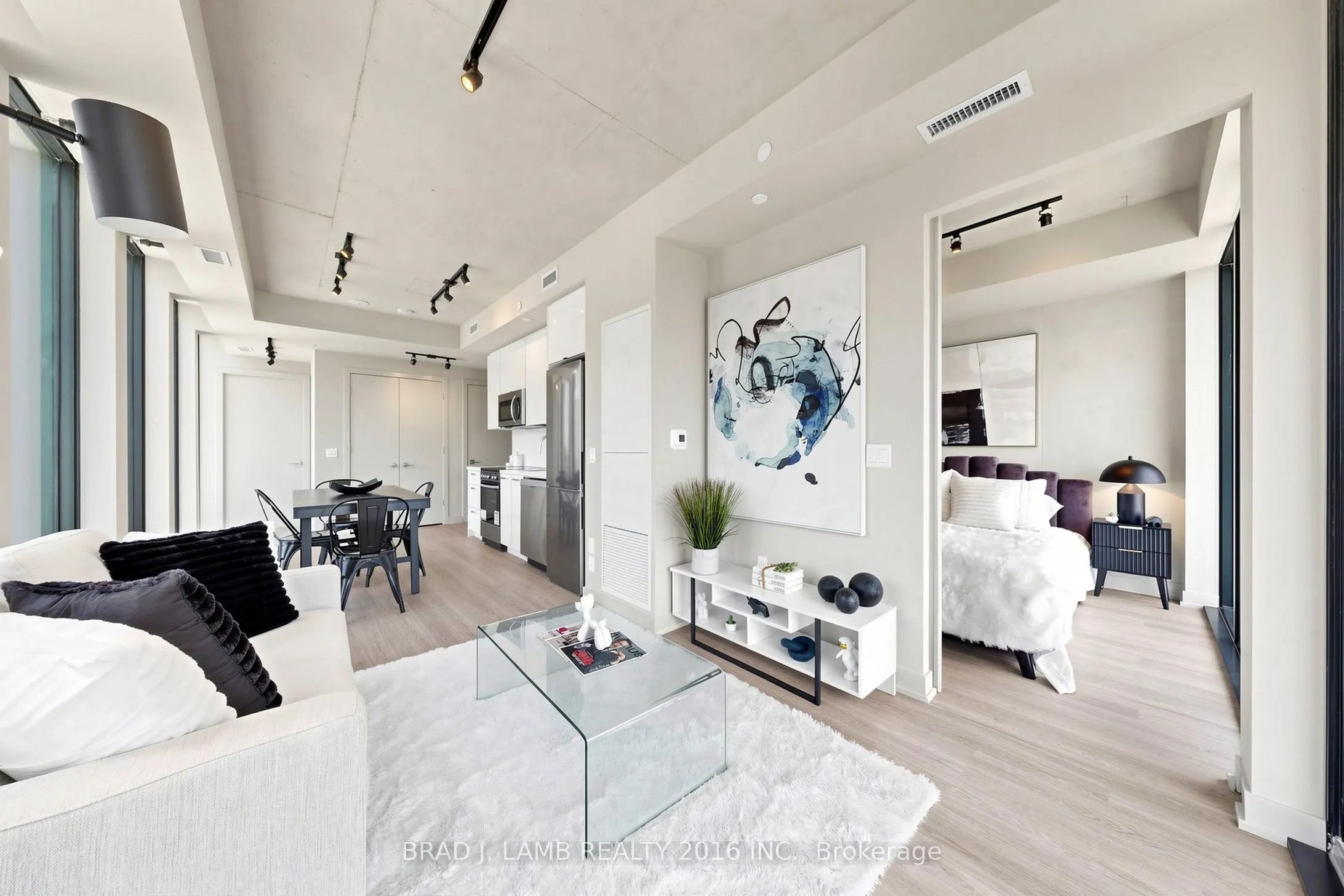 284 King Street E #2004