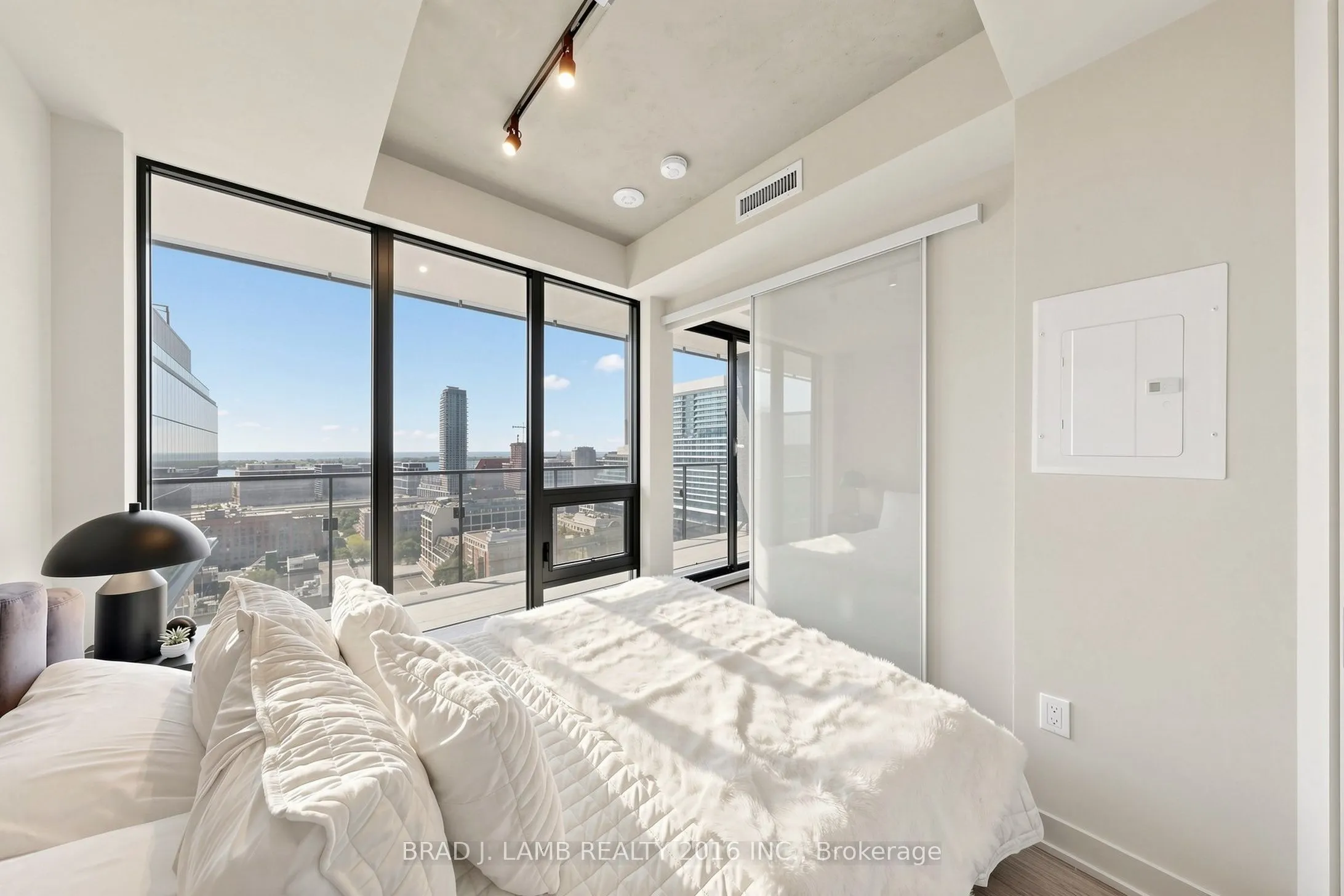 284 King Street E #2004