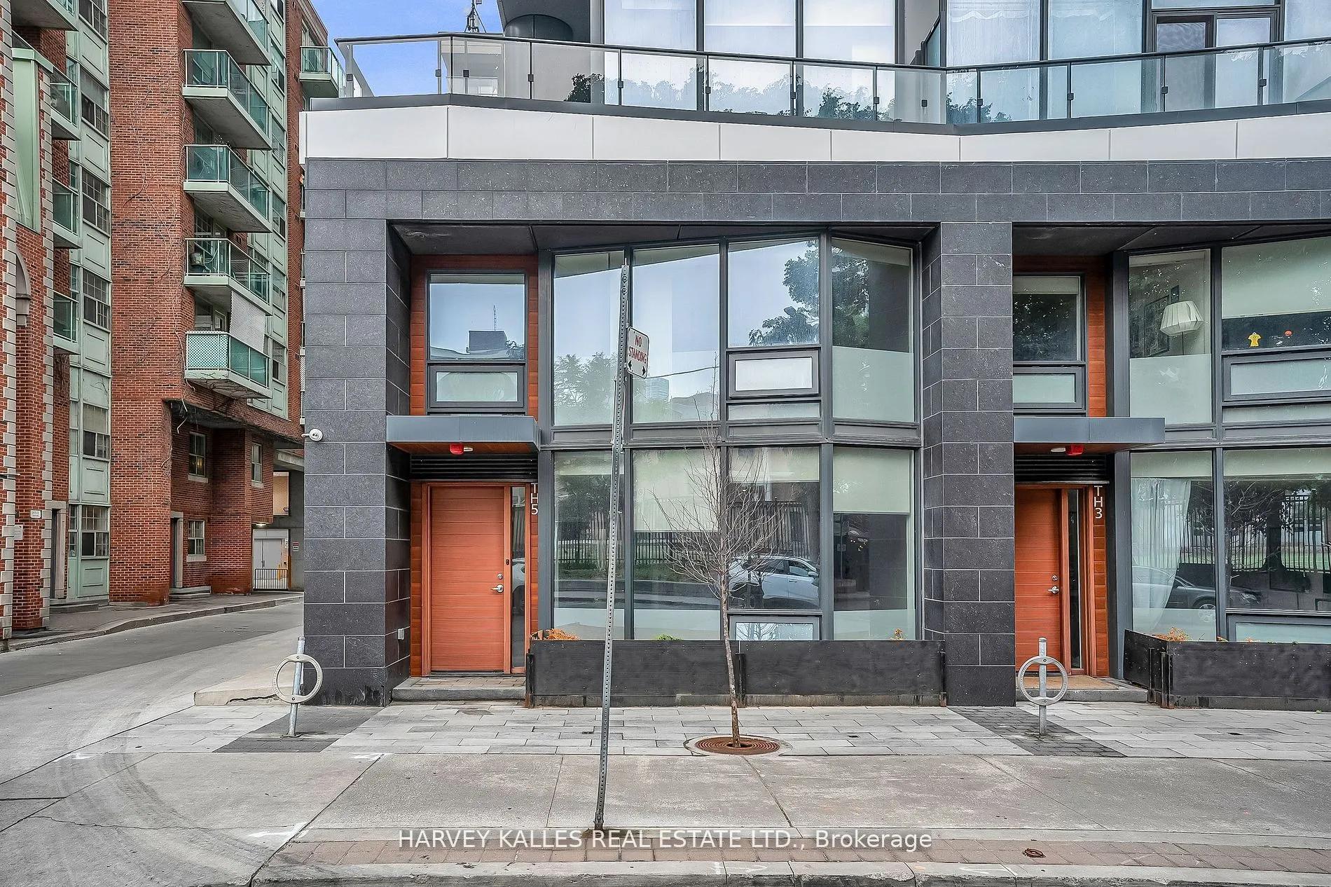 85 Wood Street #TH5