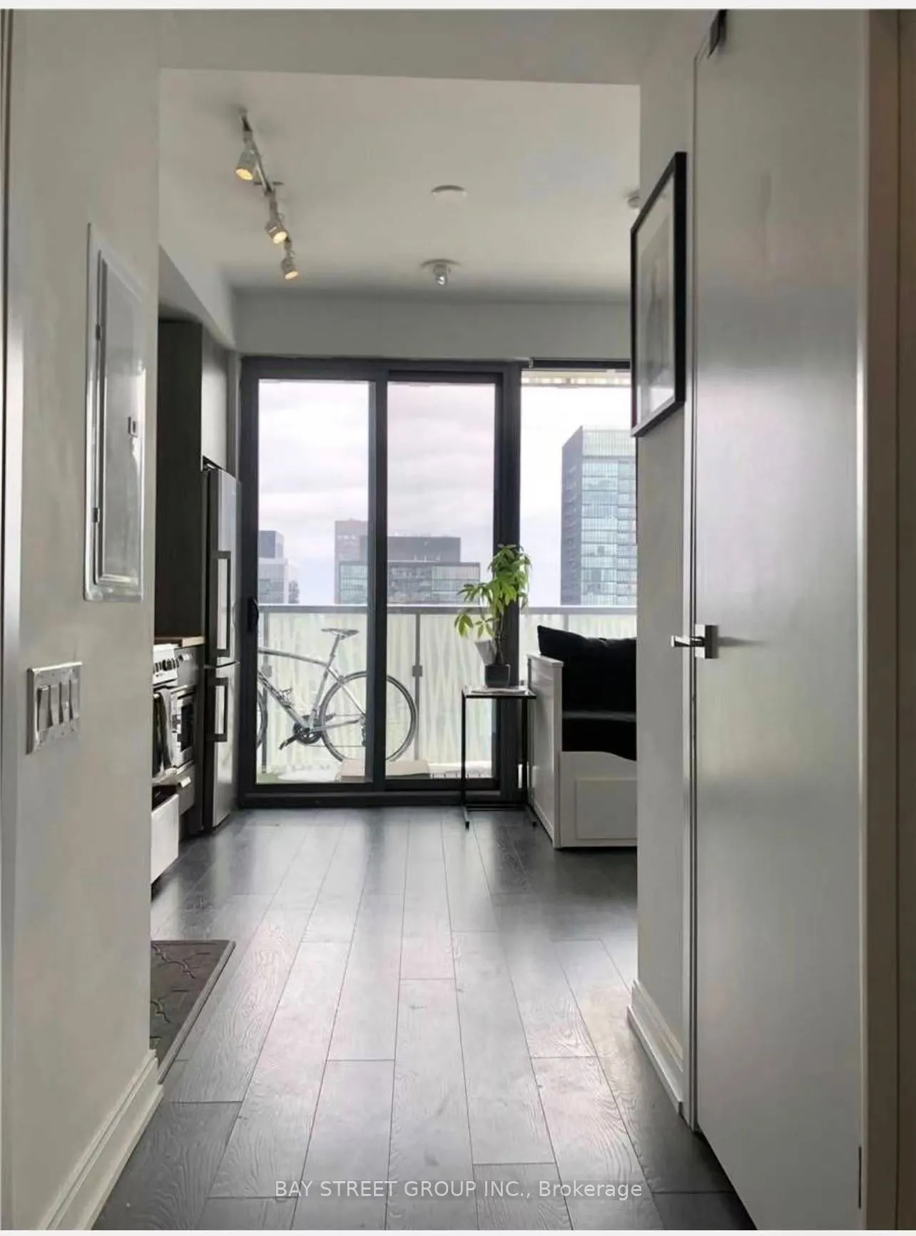 50 Charles Street E #902
