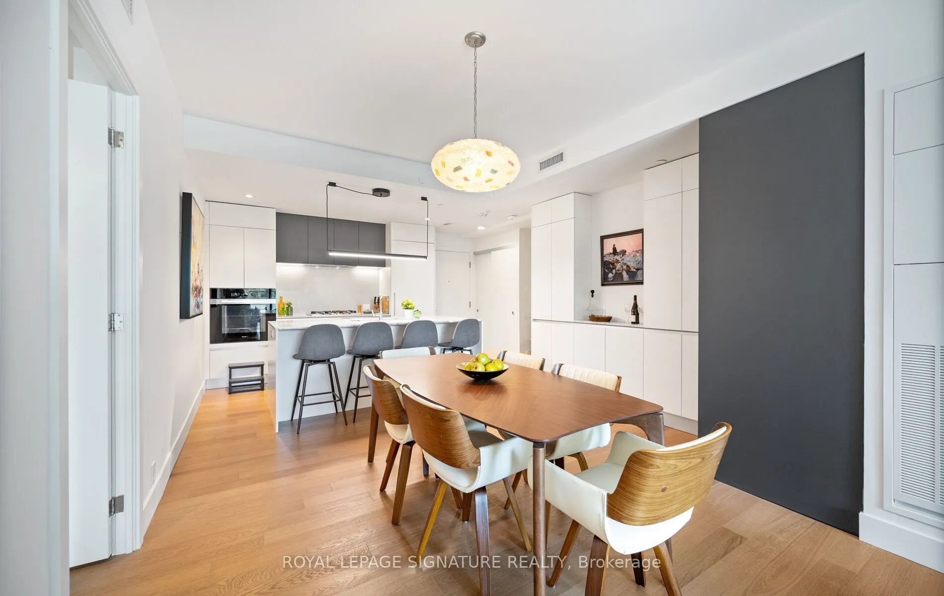 1414 Bayview Avenue #407