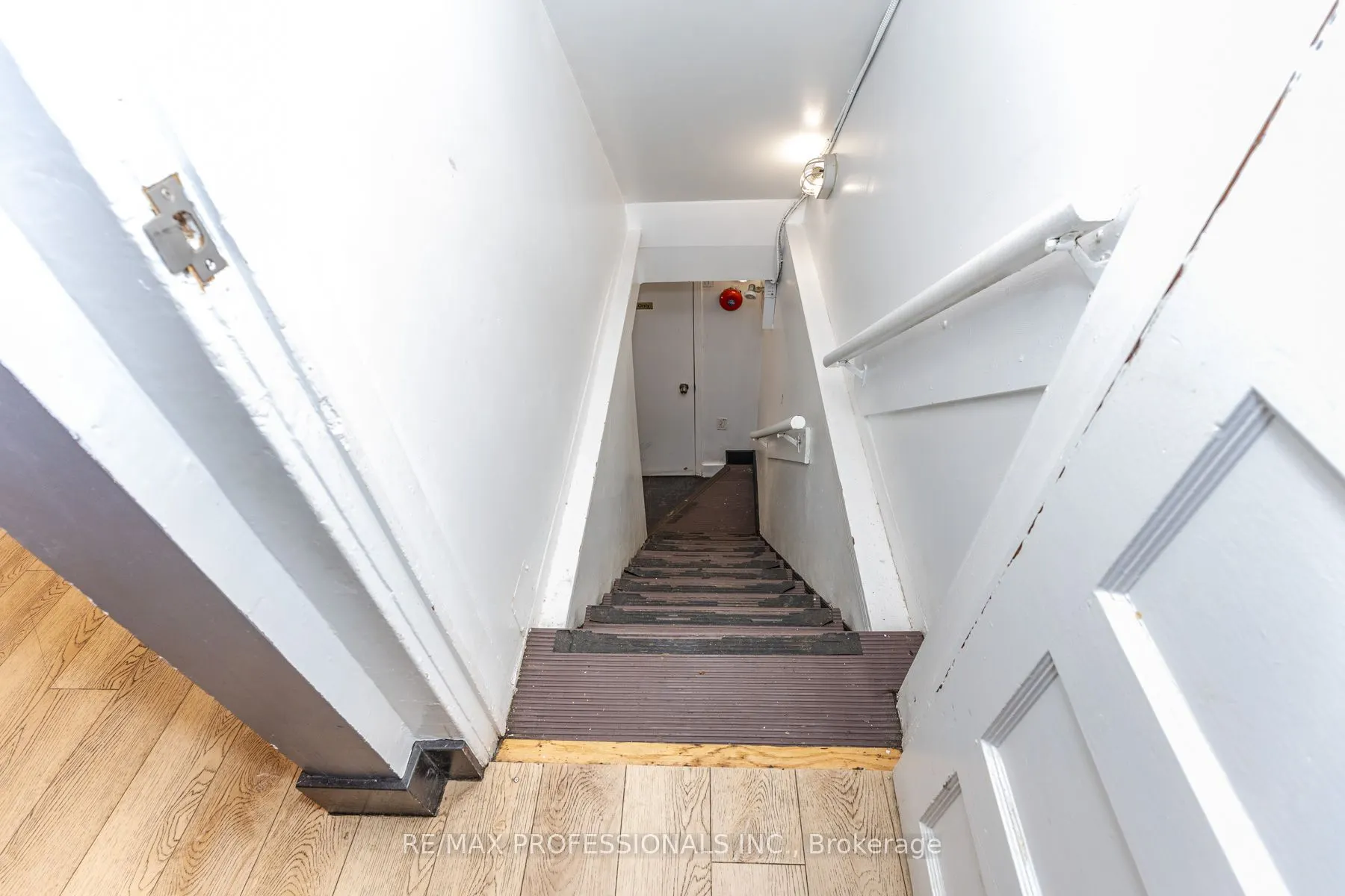 495 Bloor Street W
