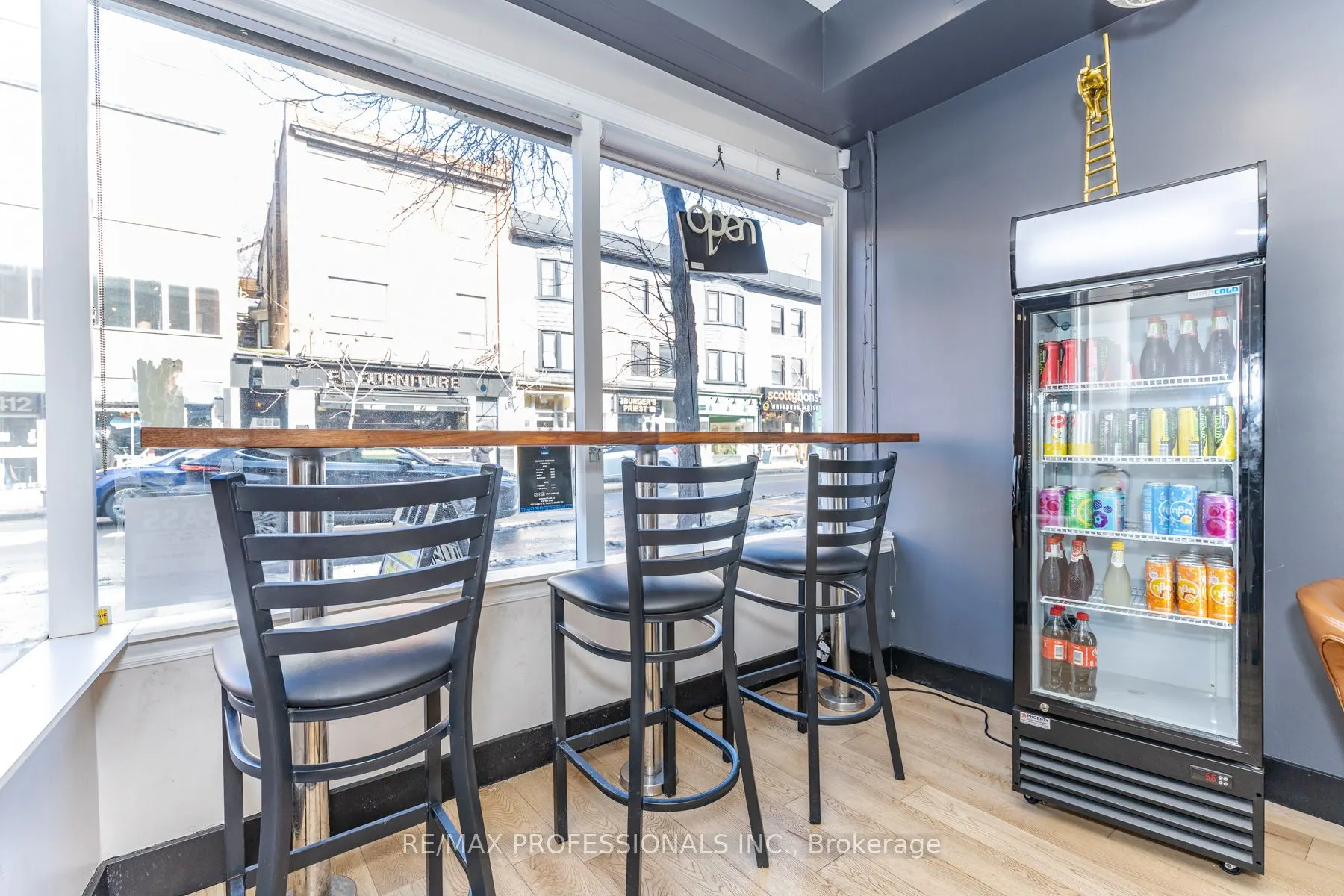 495 Bloor Street W