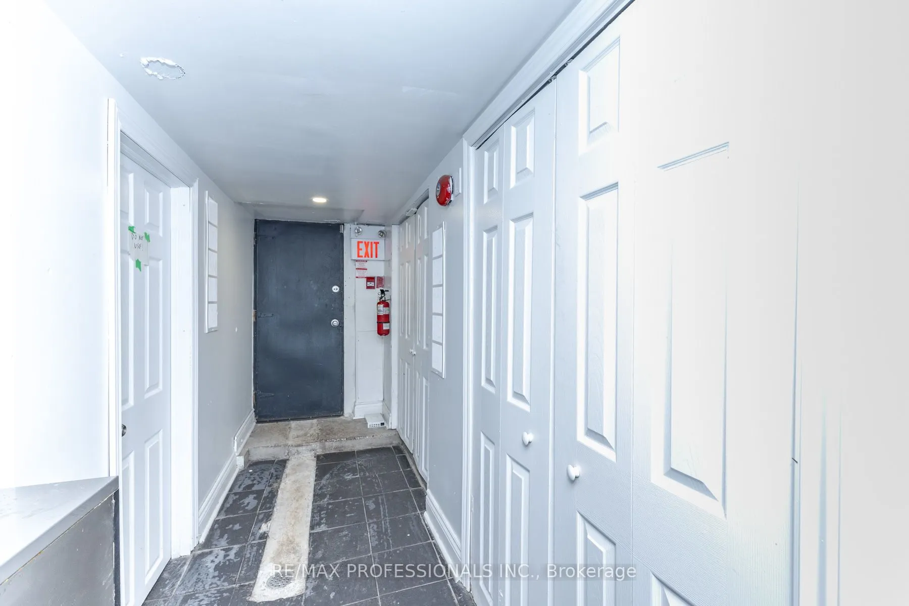 495 Bloor Street W