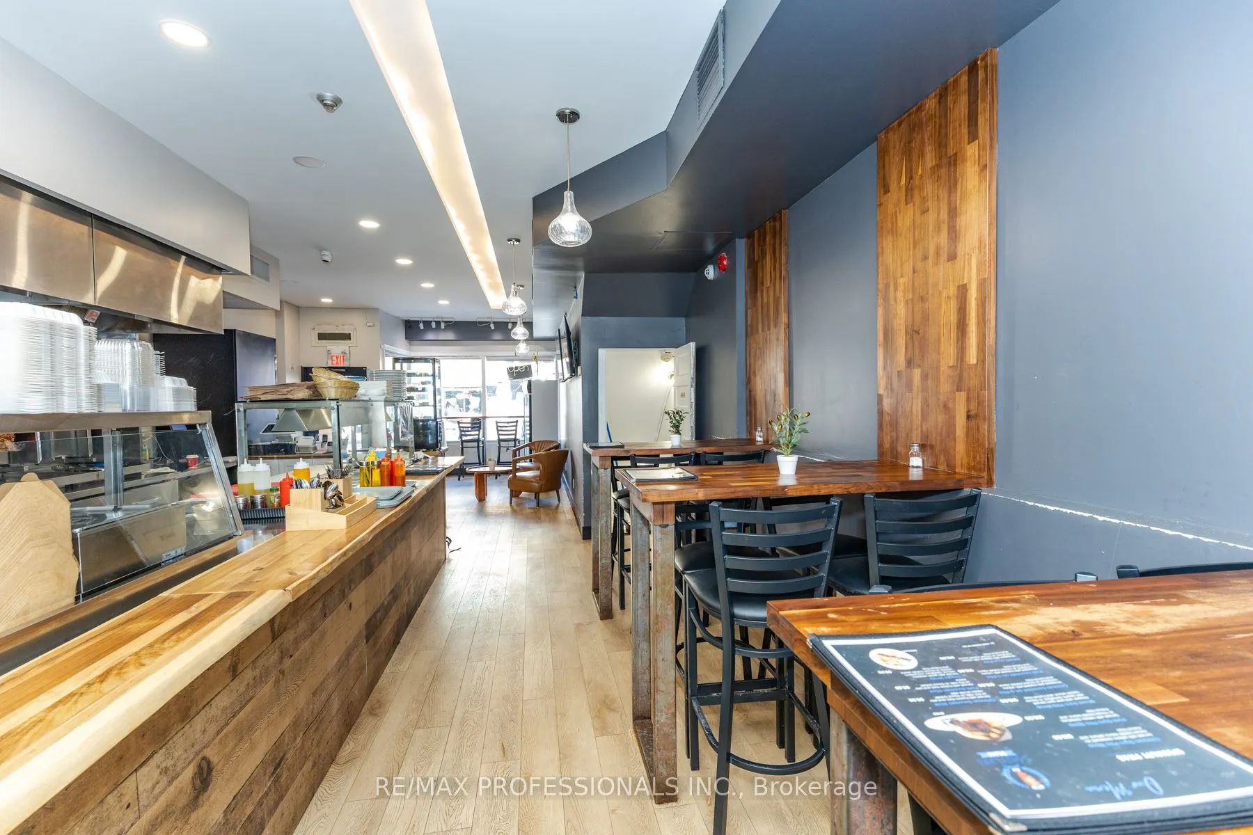 495 Bloor Street W