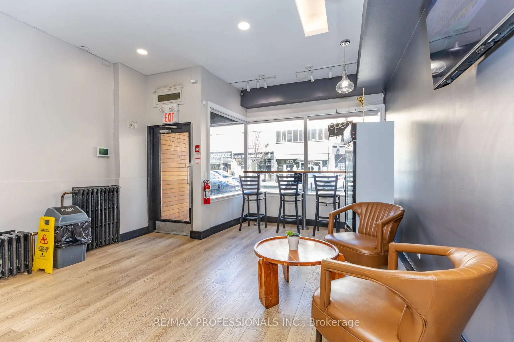 495 Bloor Street W