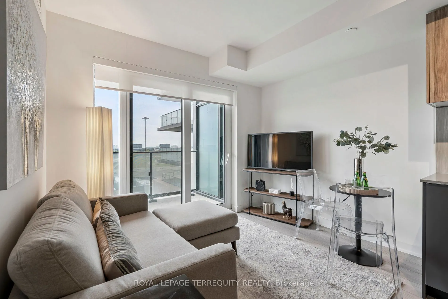 8 Tippett Road #809