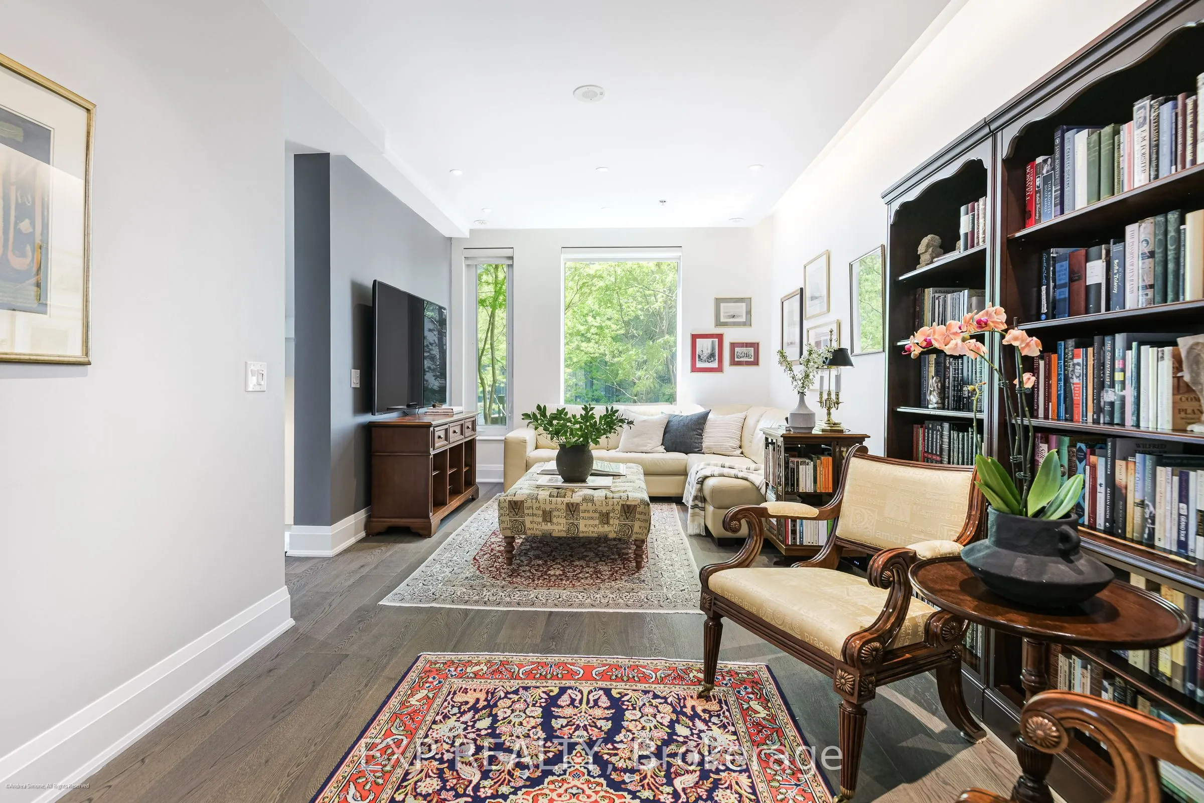 1084 Bay Street #15