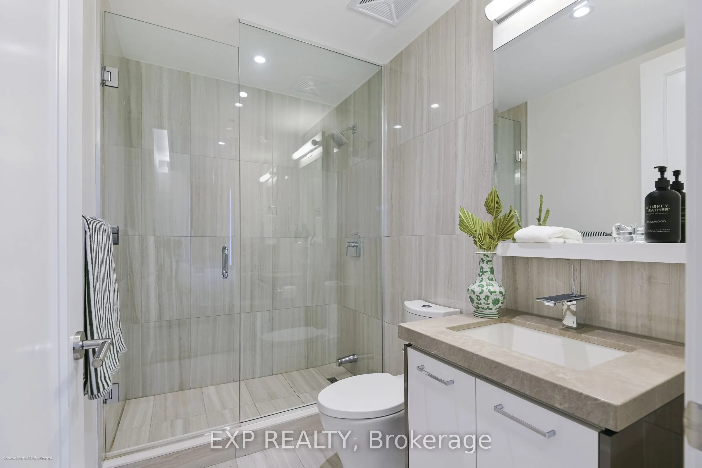 1084 Bay Street #15