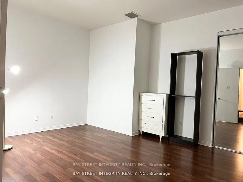 7 King Street E #917