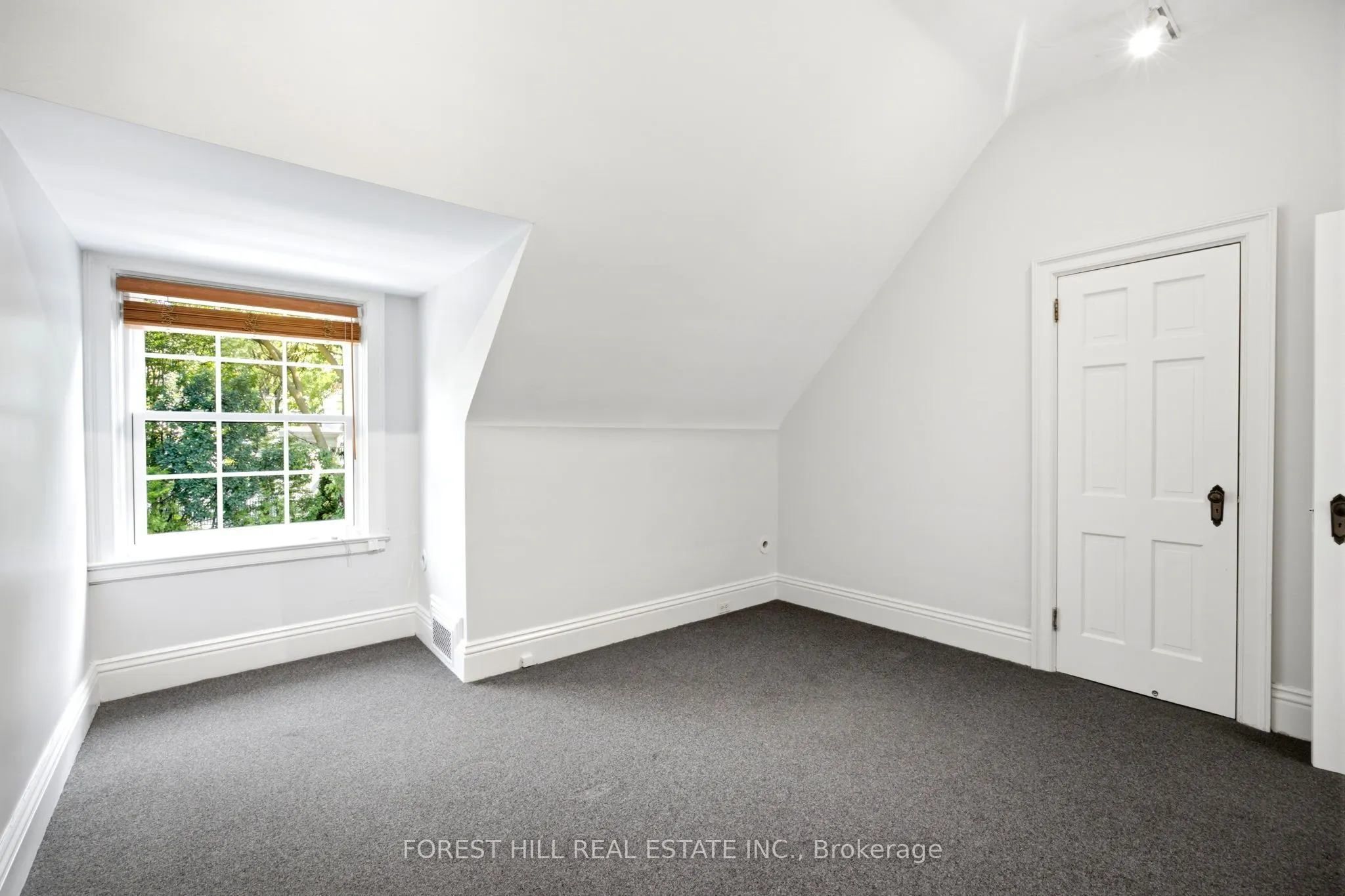 4 Ridgewood Road