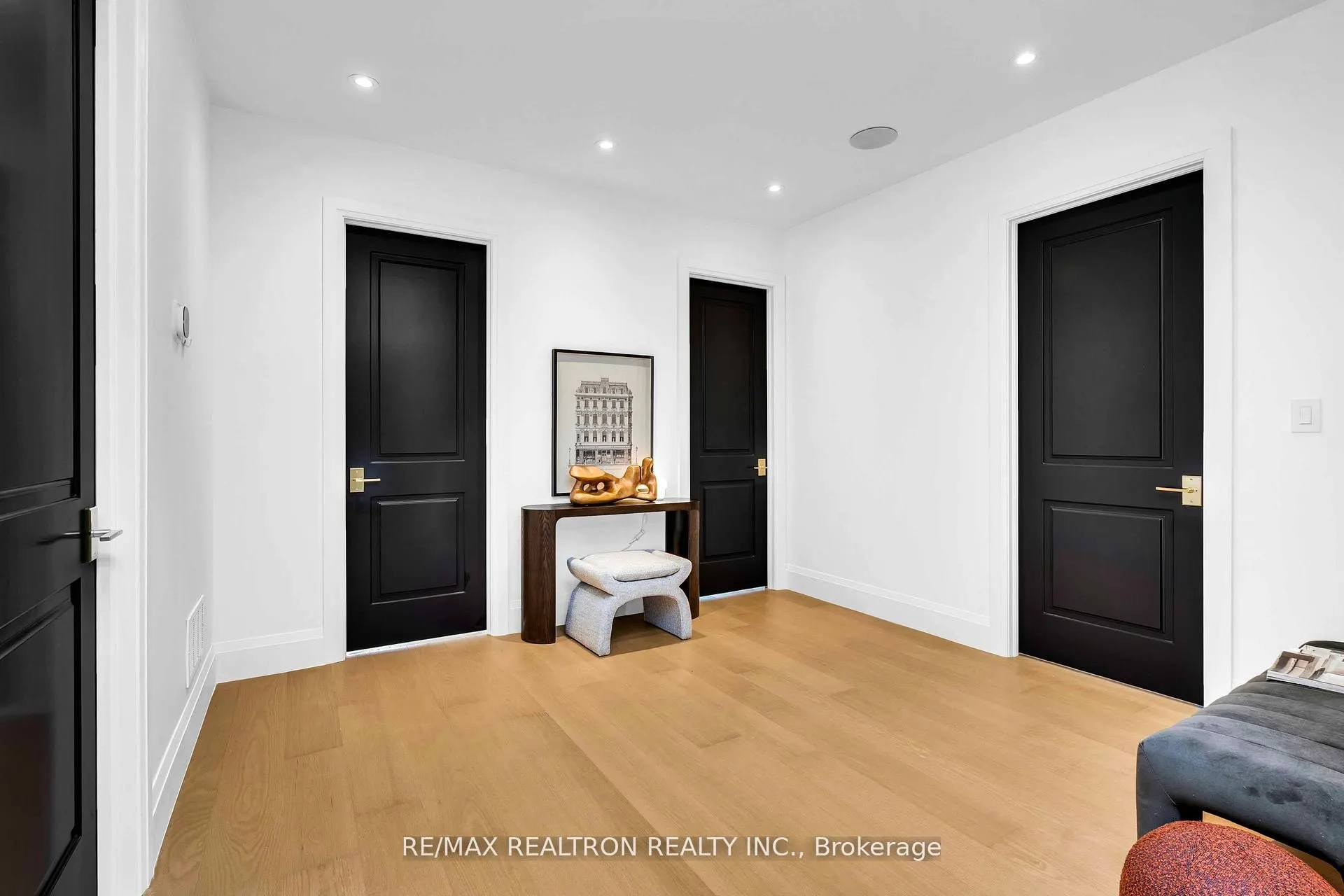 35 Foxwarren Drive
