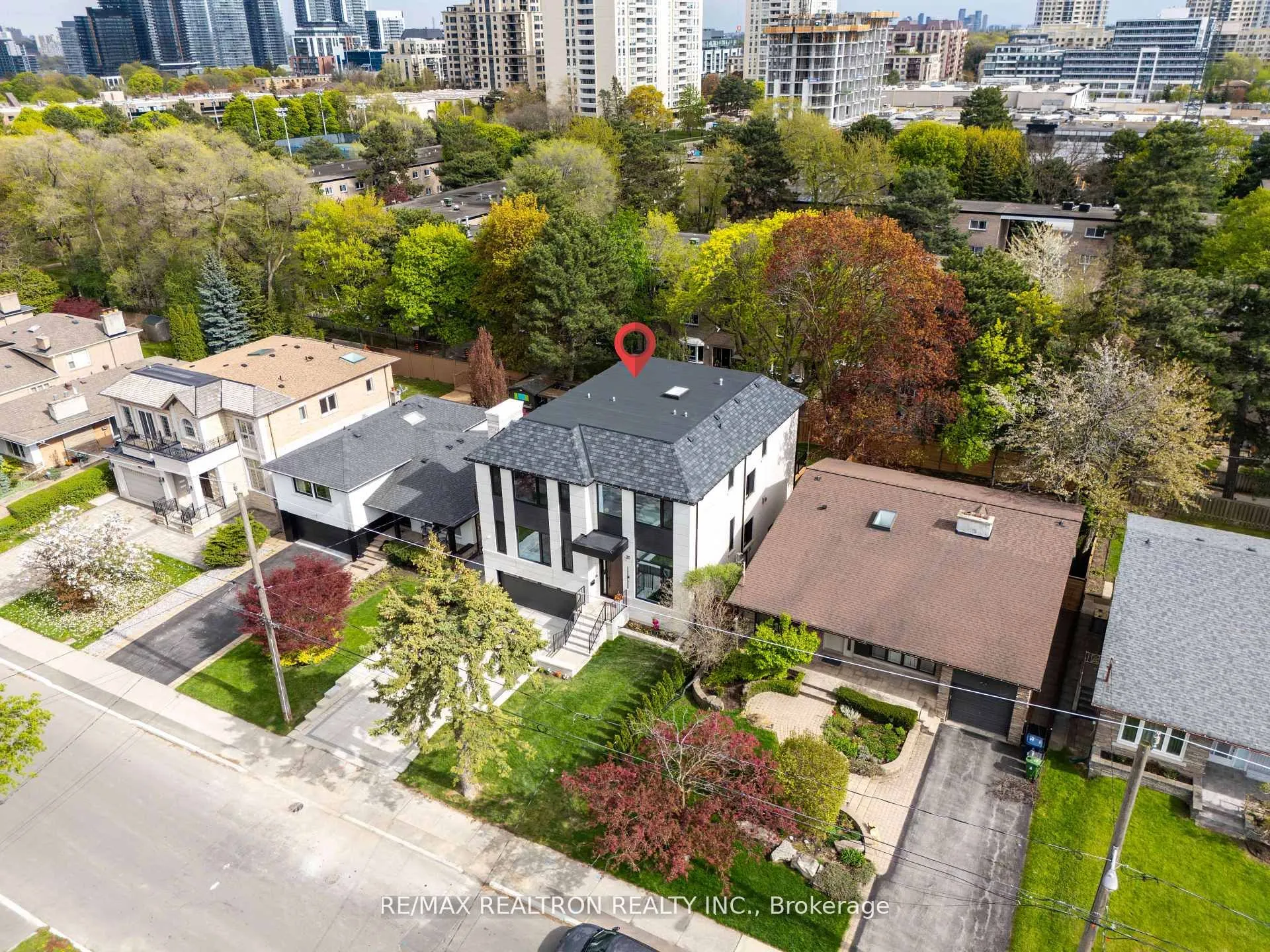 35 Foxwarren Drive