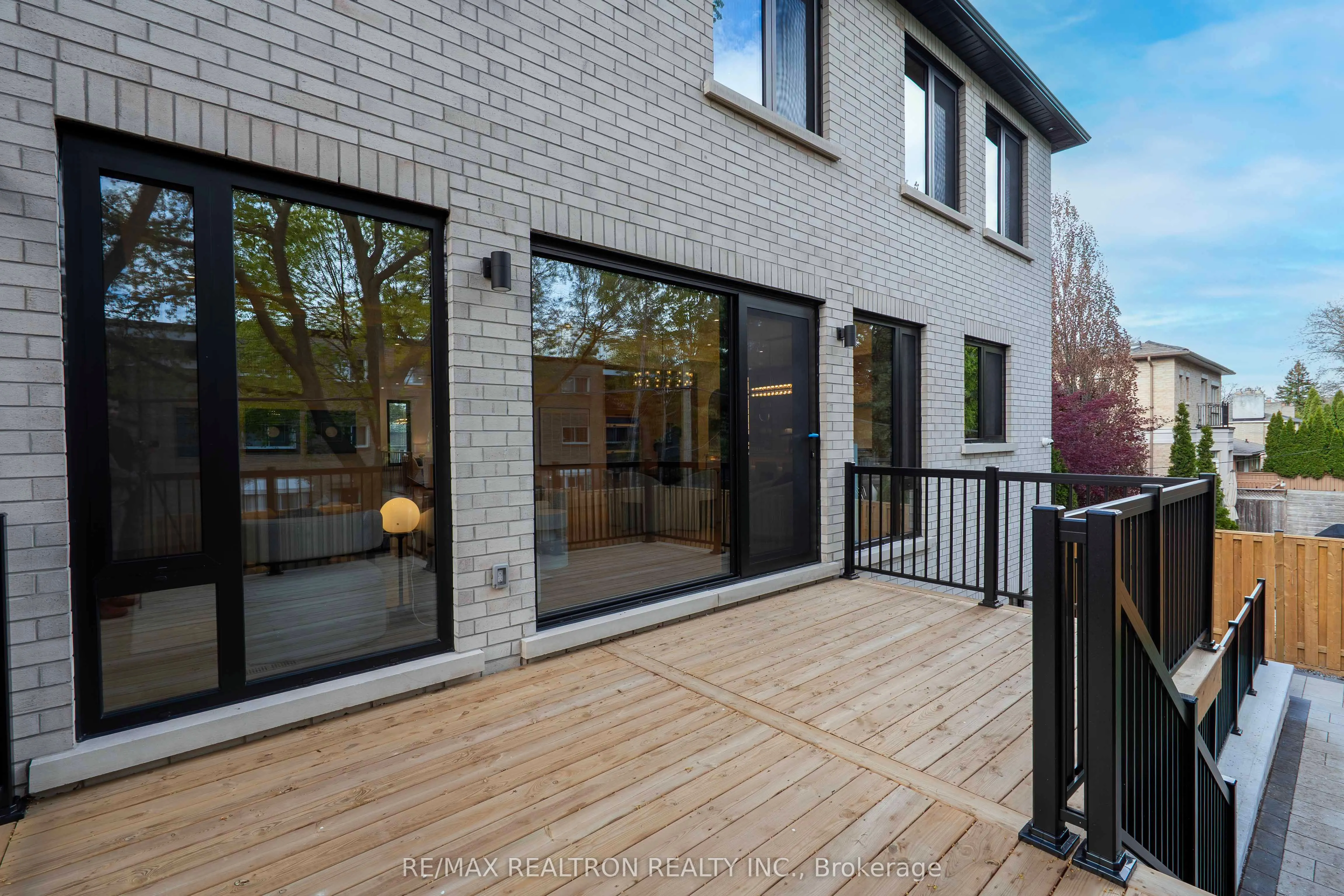 35 Foxwarren Drive