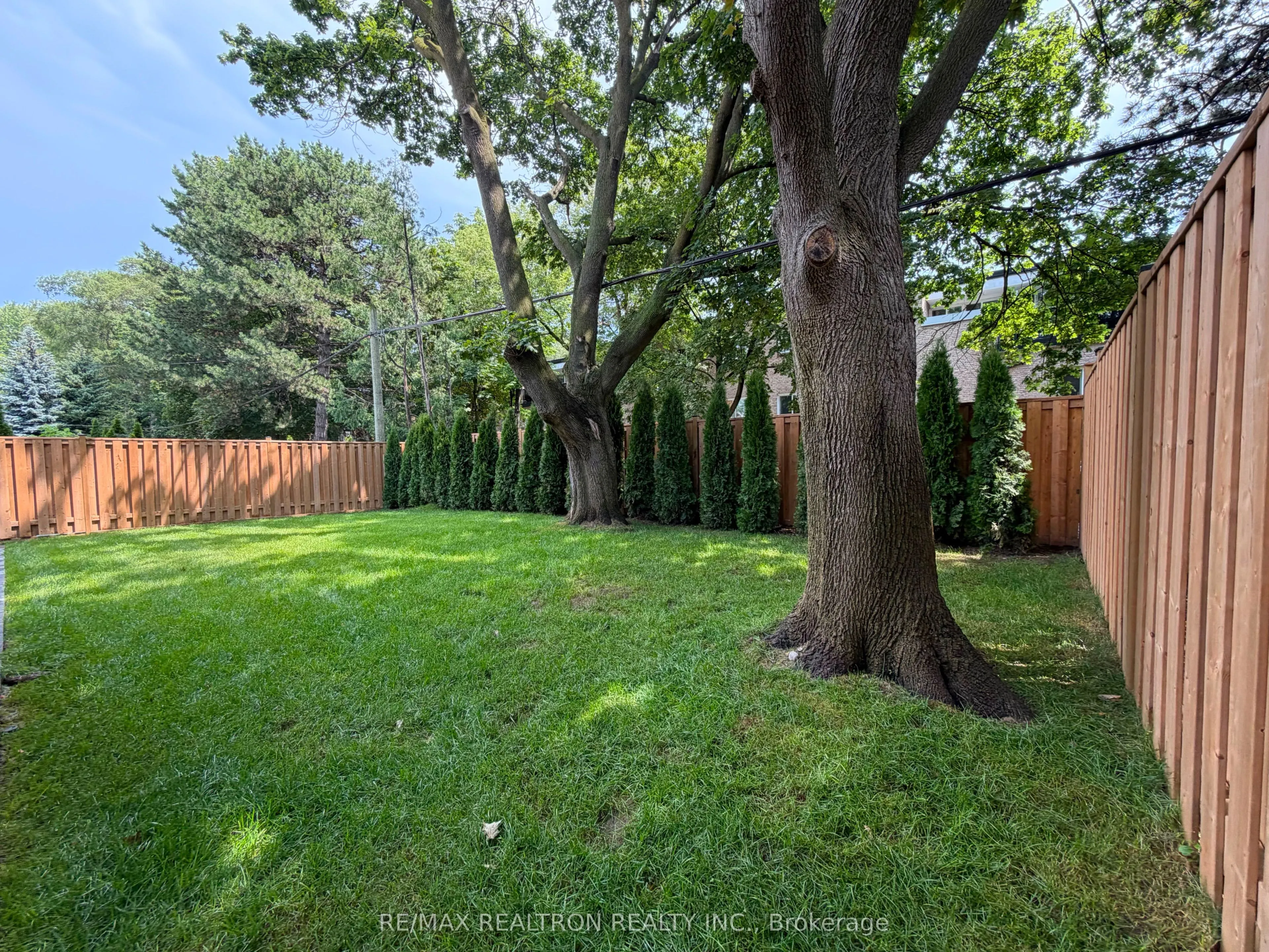 35 Foxwarren Drive