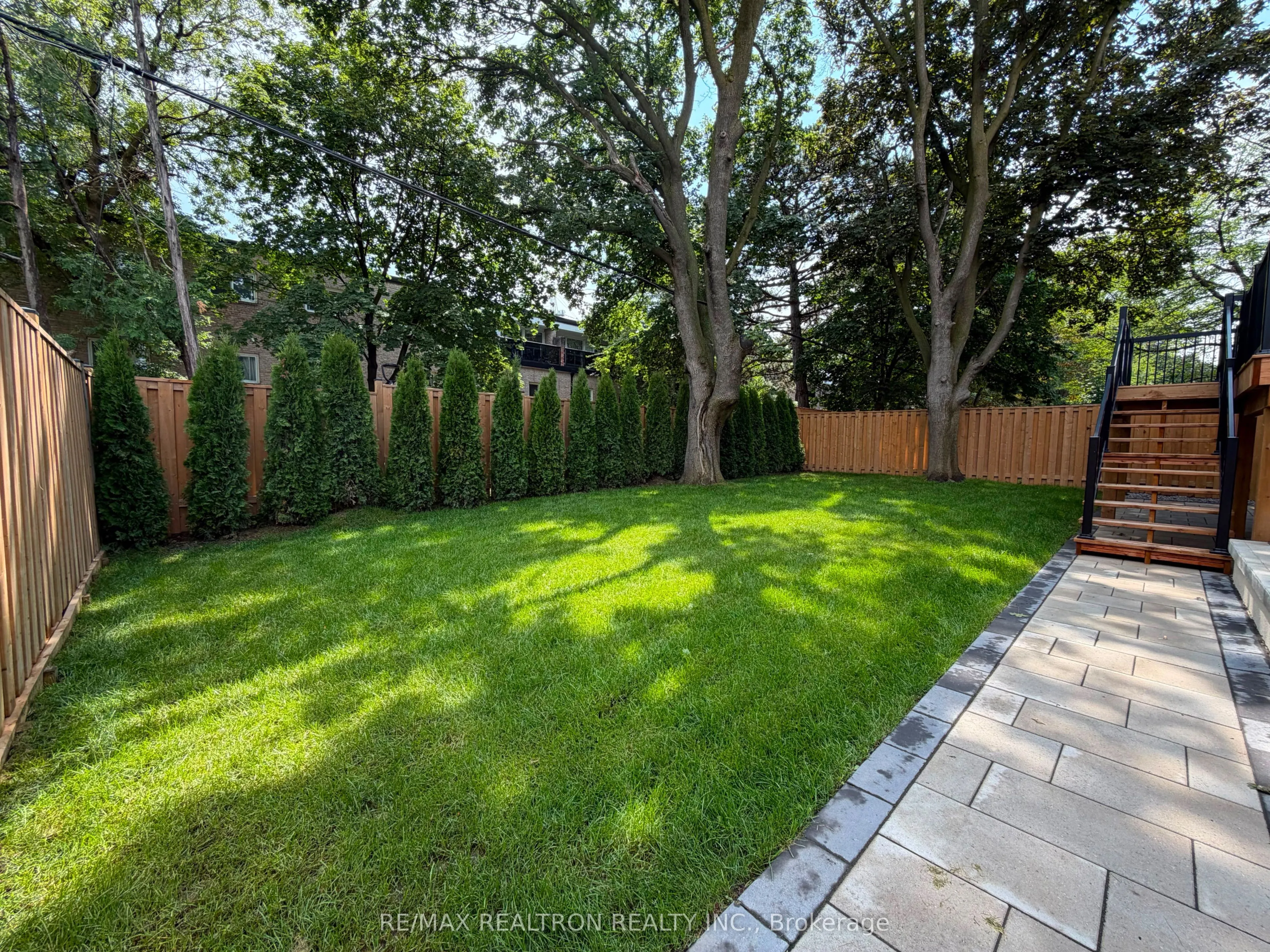 35 Foxwarren Drive